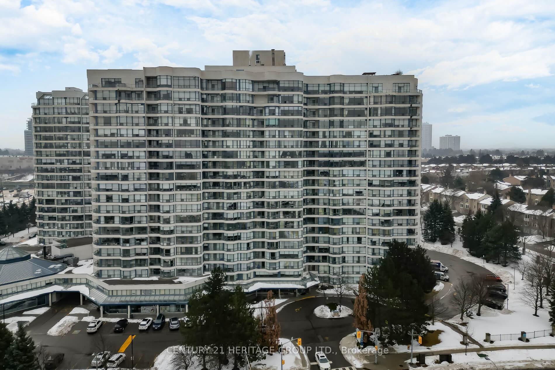 Front of Unit 1709, 1 Clark Avenue W