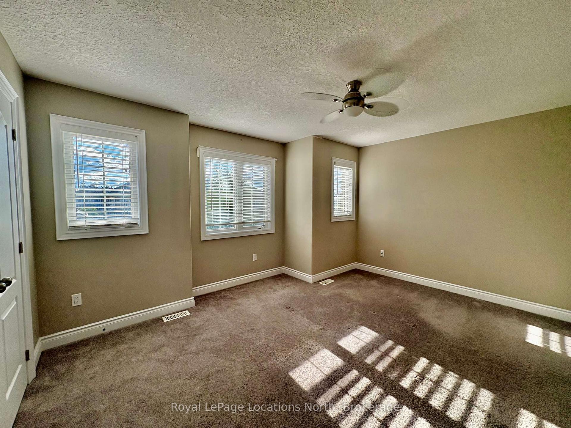 Photo 13 of 74 Garbutt Crescent, Collingwood — HOMEH