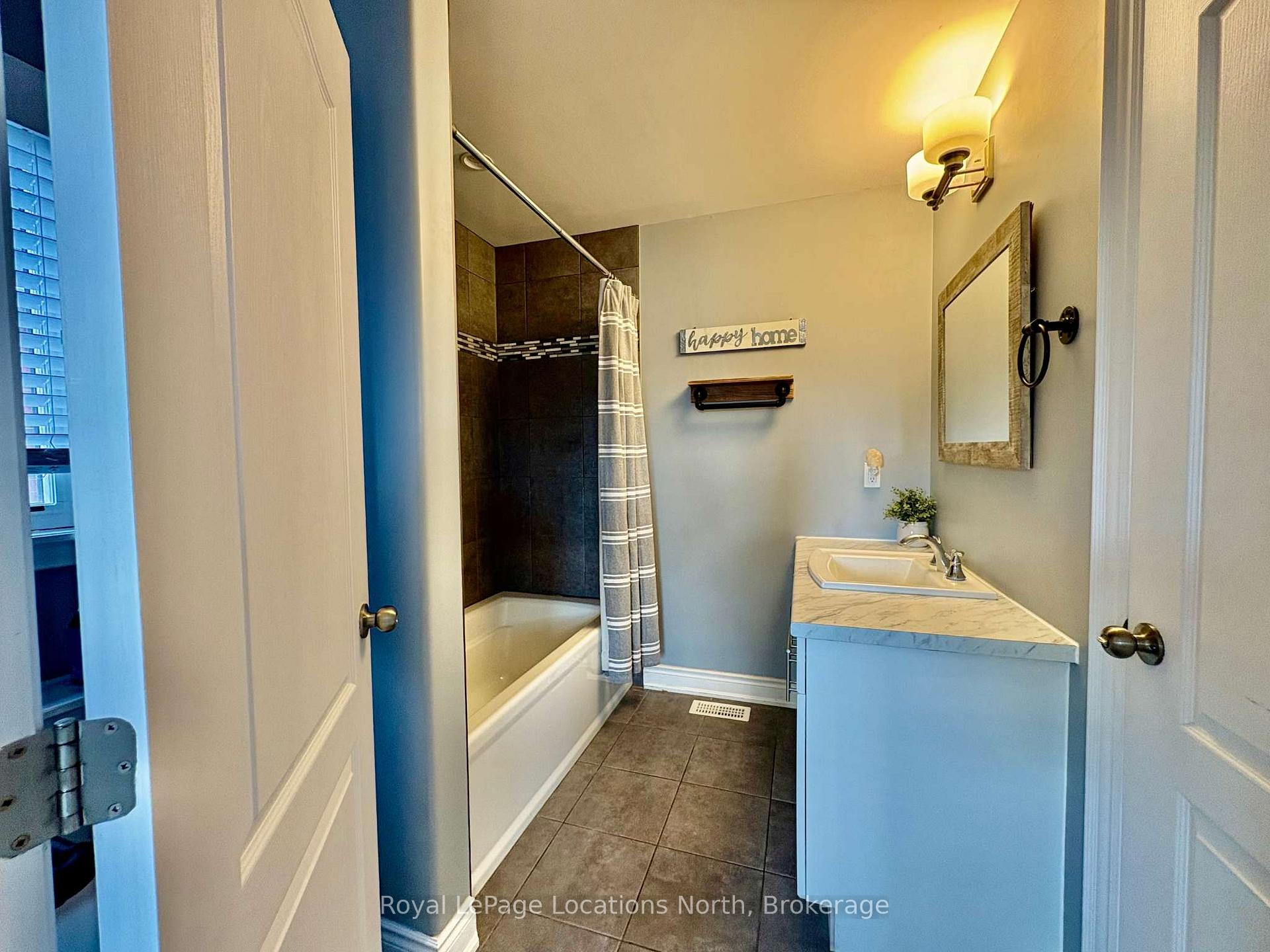 Photo 15 of 74 Garbutt Crescent, Collingwood — HOMEH