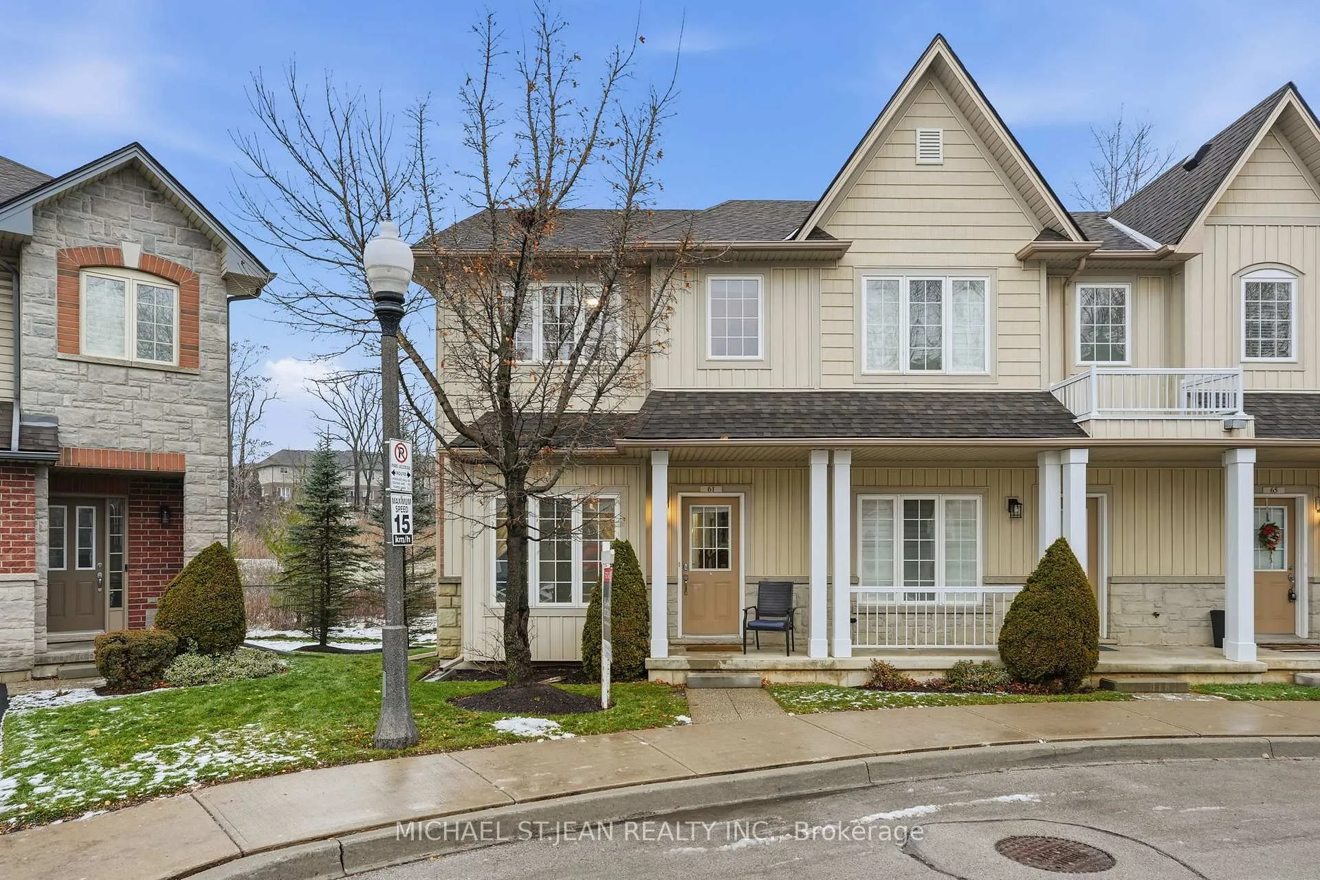 Photo 2 of 61 Liddycoat Lane, Hamilton, Ancaster — HOMEH