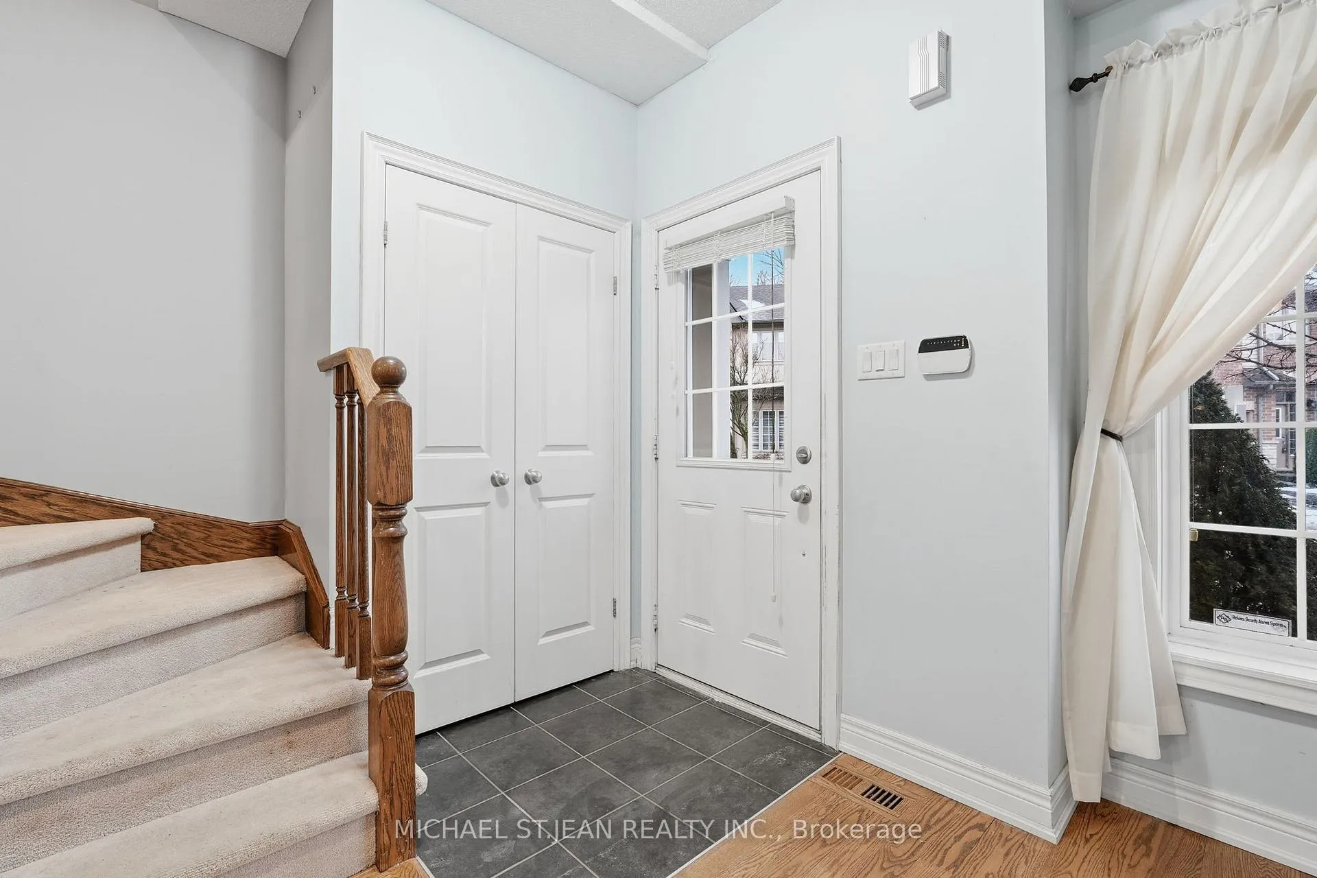 Photo 5 of 61 Liddycoat Lane, Hamilton, Ancaster — HOMEH