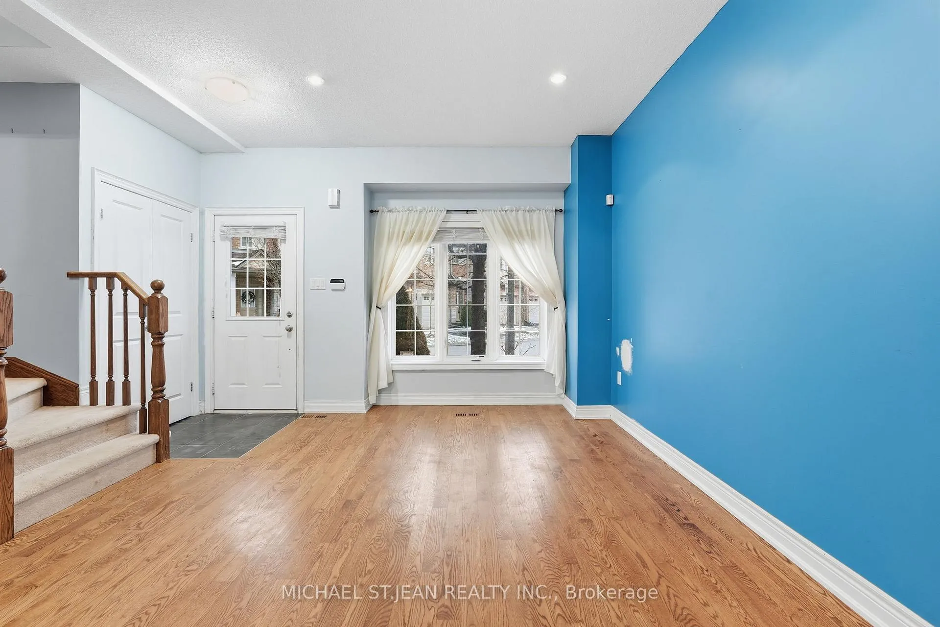 Photo 7 of 61 Liddycoat Lane, Hamilton, Ancaster — HOMEH