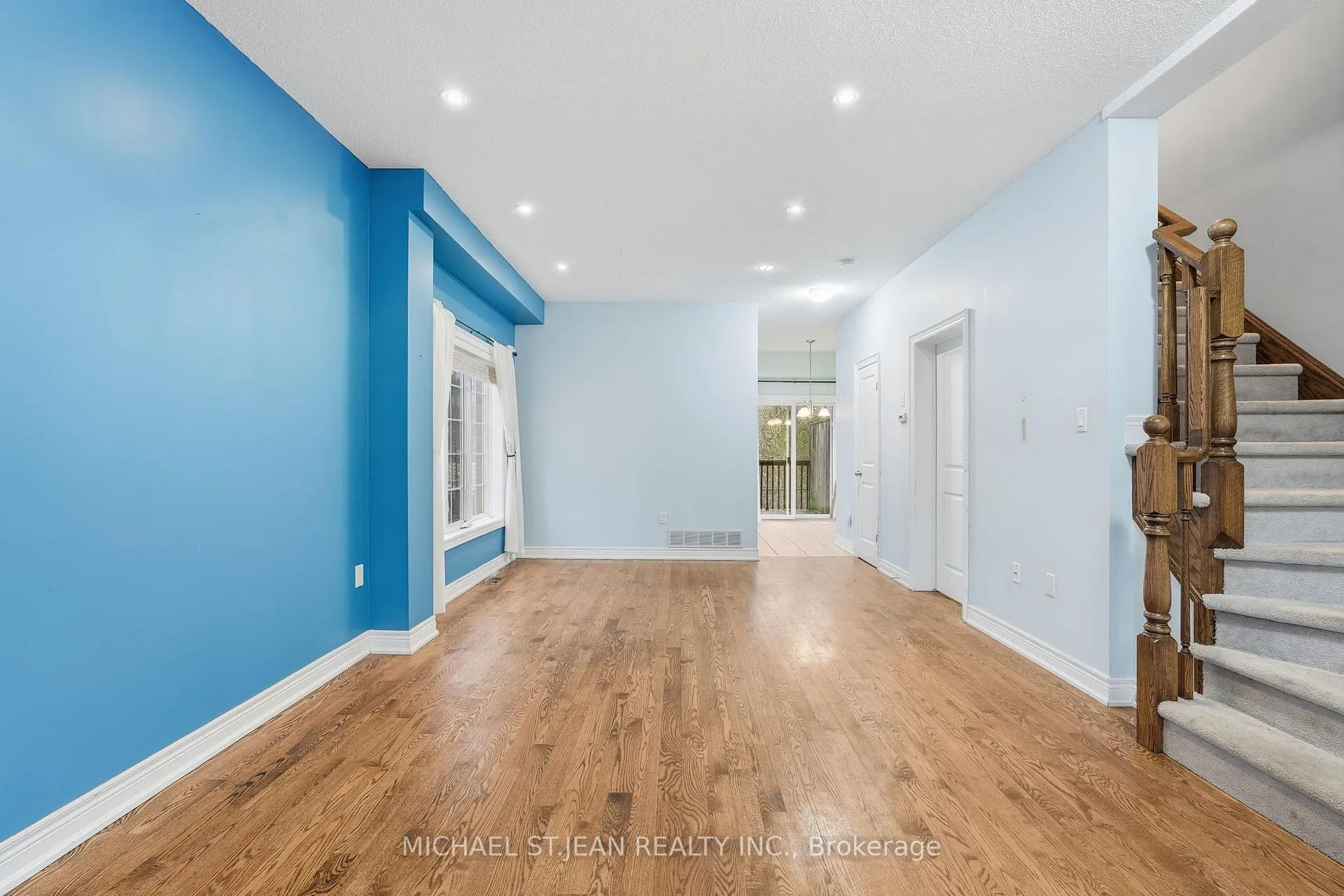 Photo 10 of 61 Liddycoat Lane, Hamilton, Ancaster — HOMEH
