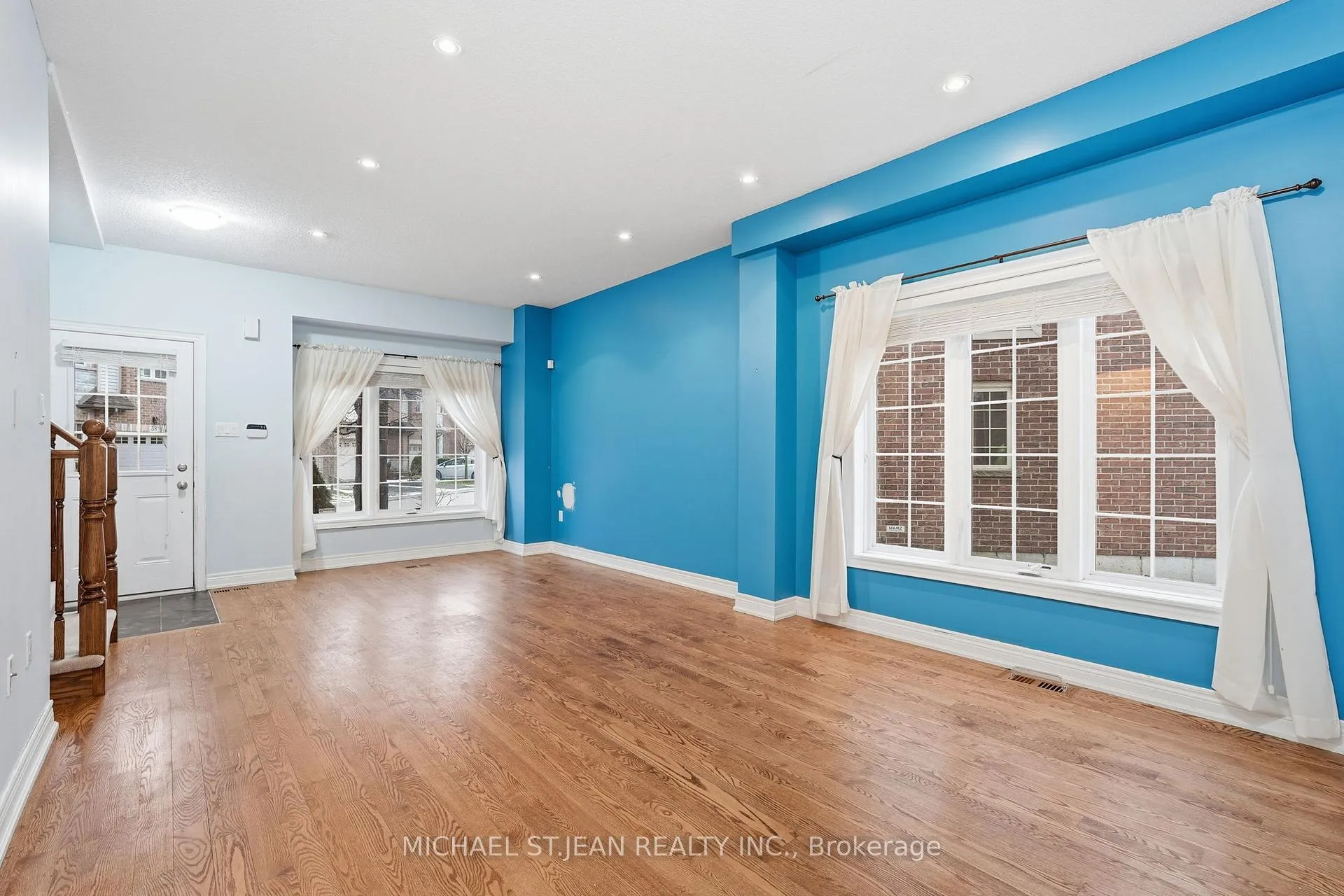 Photo 11 of 61 Liddycoat Lane, Hamilton, Ancaster — HOMEH