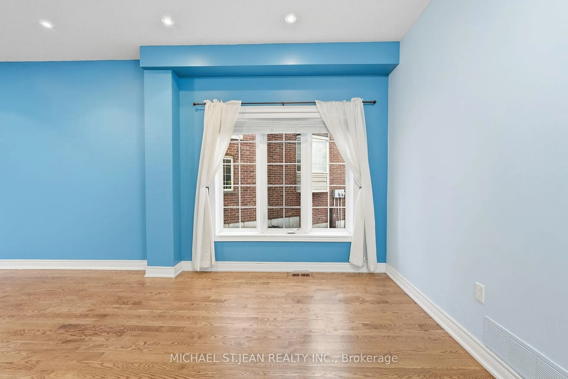 Photo 12 of 61 Liddycoat Lane, Hamilton, Ancaster — HOMEH