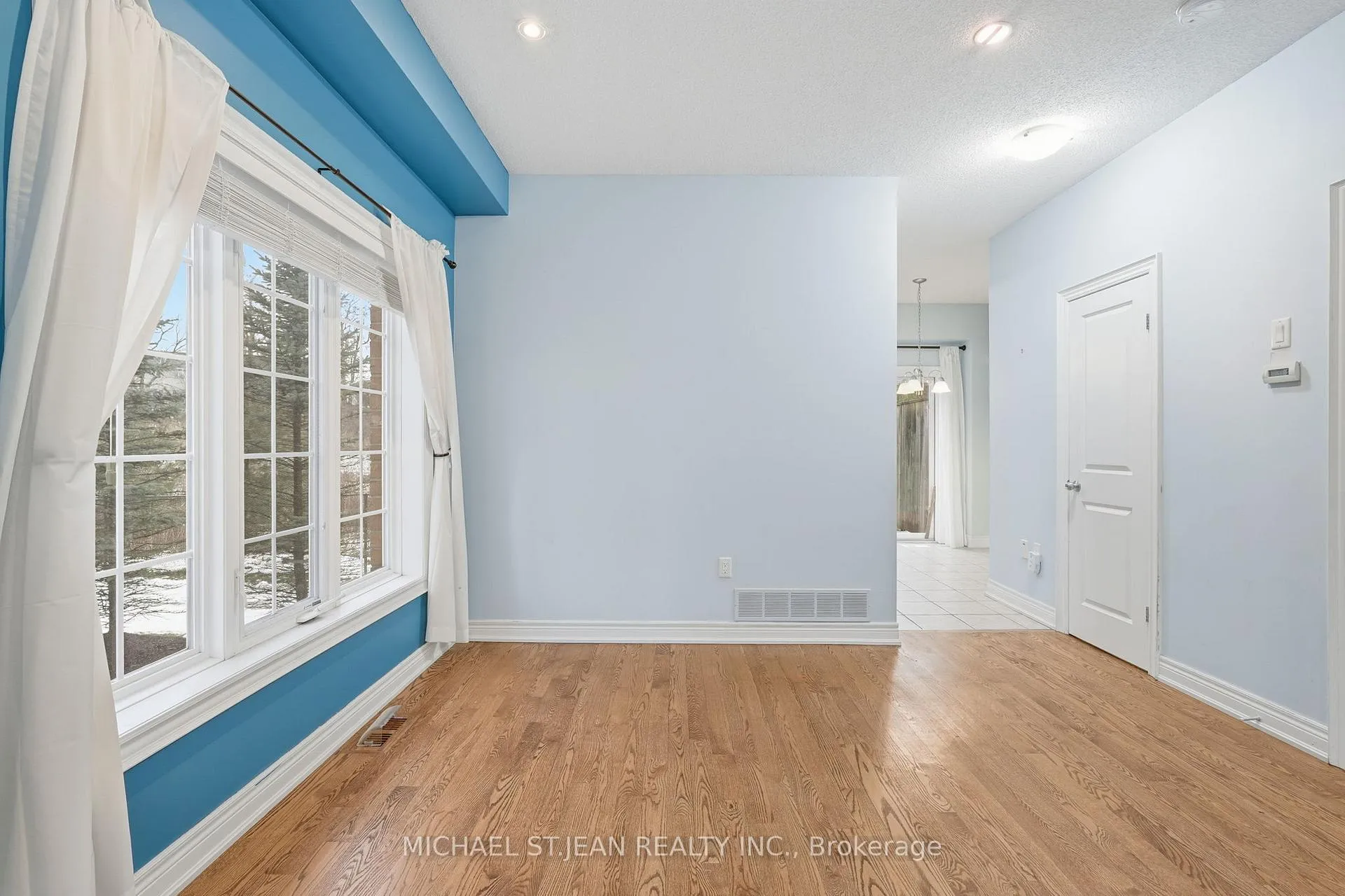 Photo 14 of 61 Liddycoat Lane, Hamilton, Ancaster — HOMEH