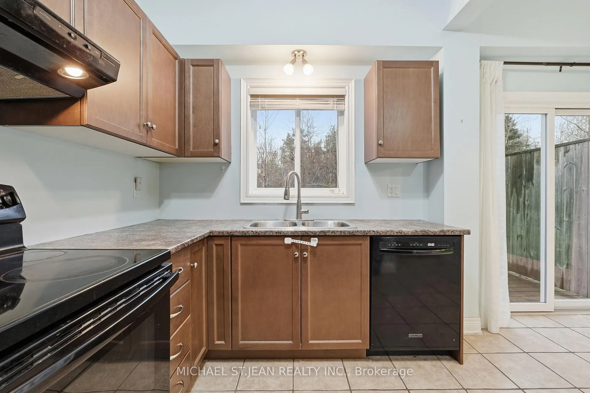 Photo 22 of 61 Liddycoat Lane, Hamilton, Ancaster — HOMEH