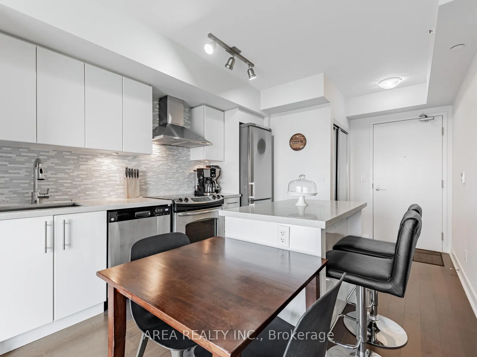 Photo 4 of Unit 2001, 58 Orchard View Boulevard, Toronto, Yonge-Eglinton — HOMEH