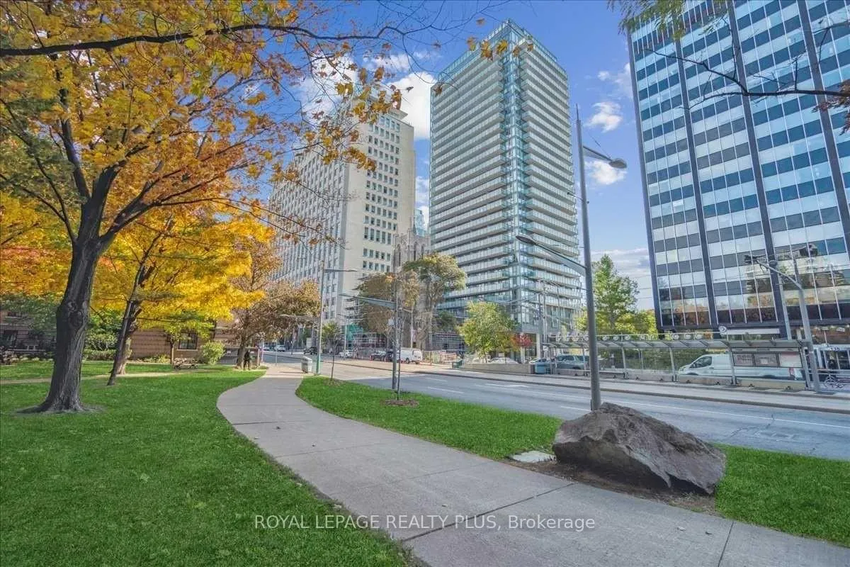 Photo 3 of Unit 302, 99 Foxbar Road SW, Toronto, Yonge-St. Clair — HOMEH