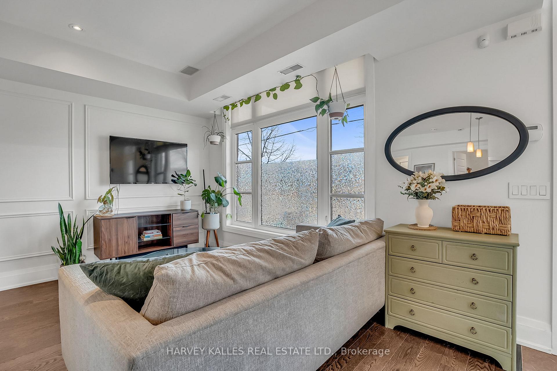 Photo 9 of Unit 58, 8161 Kipling Avenue, Vaughan, West Woodbridge — HOMEH