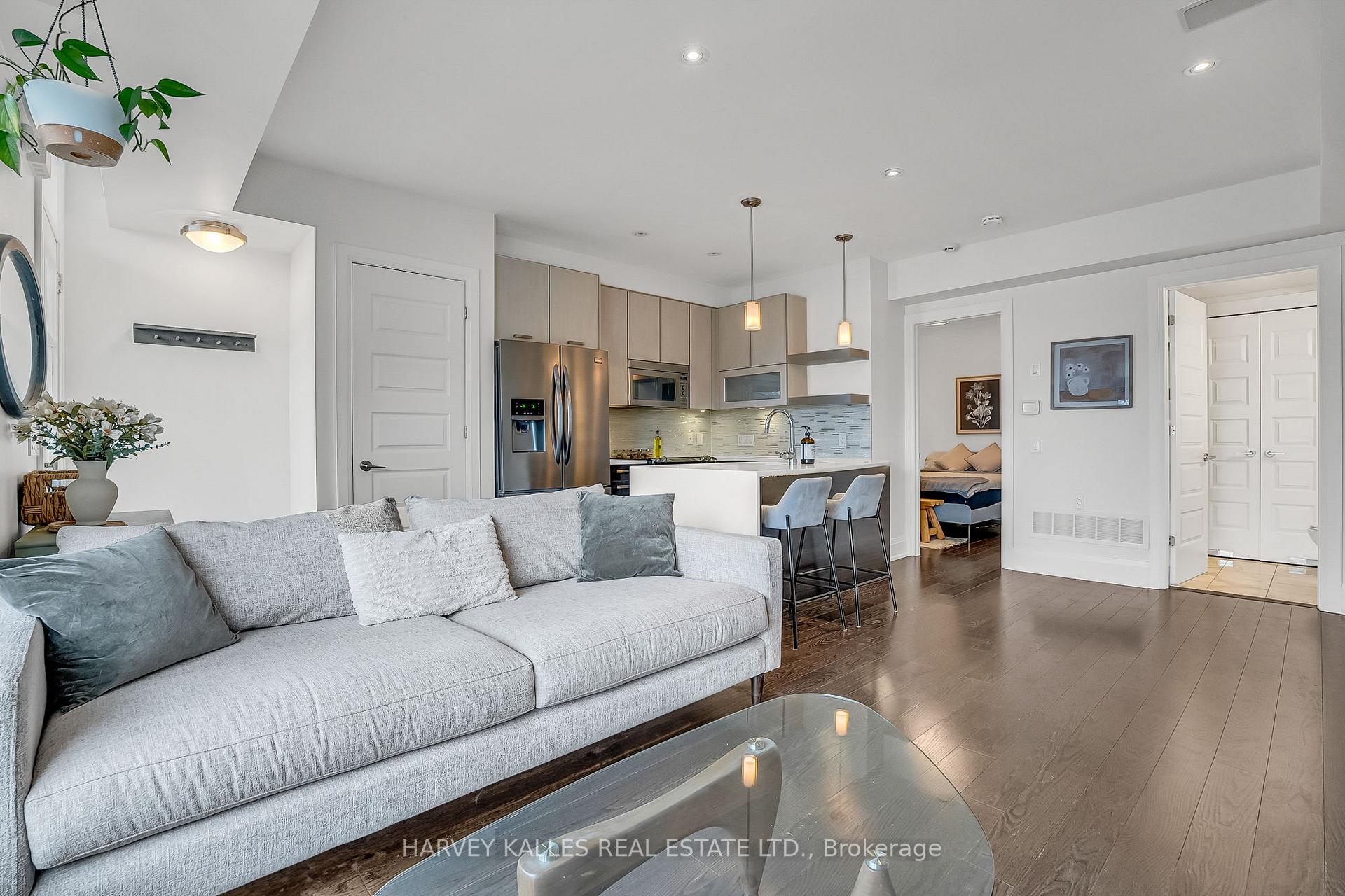 Photo 11 of Unit 58, 8161 Kipling Avenue, Vaughan, West Woodbridge — HOMEH