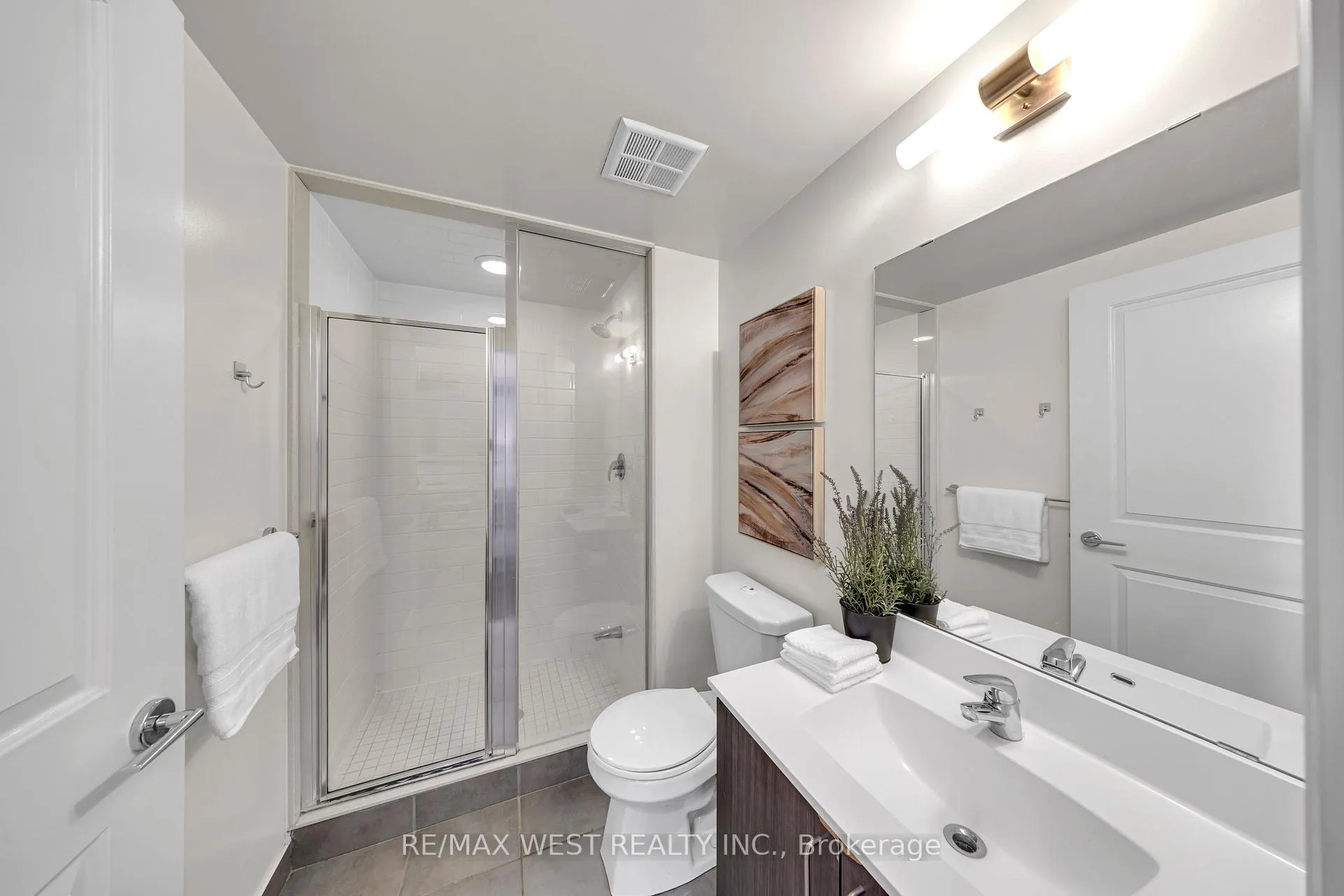 Photo 6 of Unit 312, 8130 Birchmount Road, Markham, Unionville — HOMEH