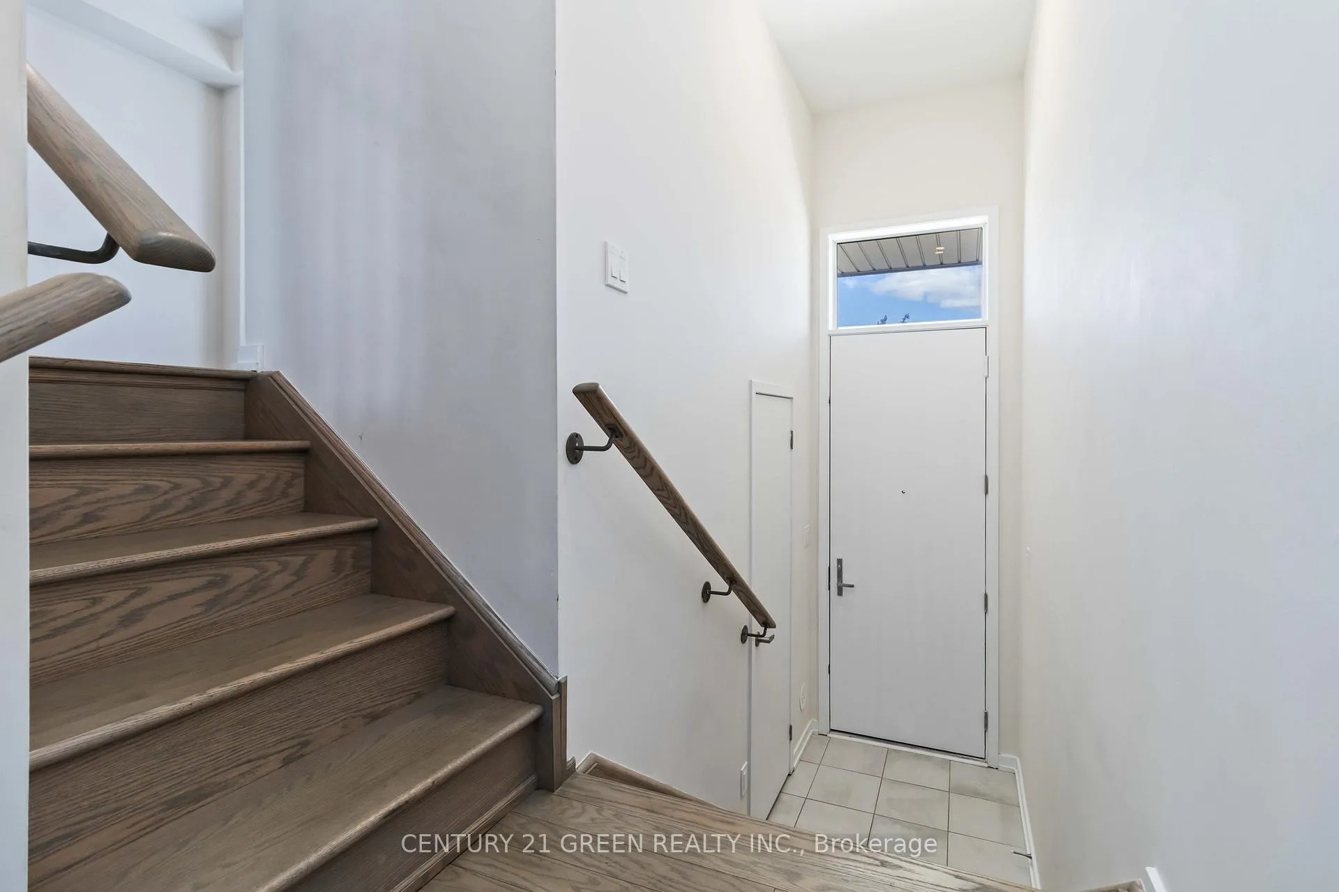 Photo 5 of 142 Landsbridge Street, Caledon, Bolton East — HOMEH