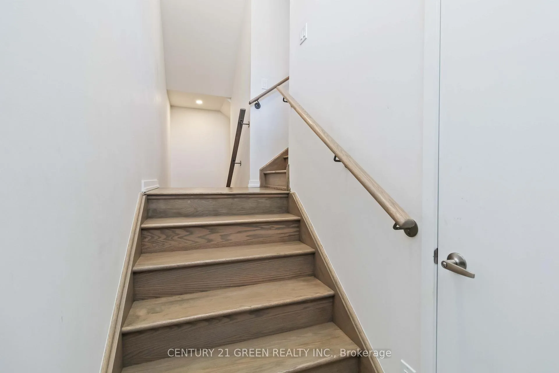 Photo 6 of 142 Landsbridge Street, Caledon, Bolton East — HOMEH