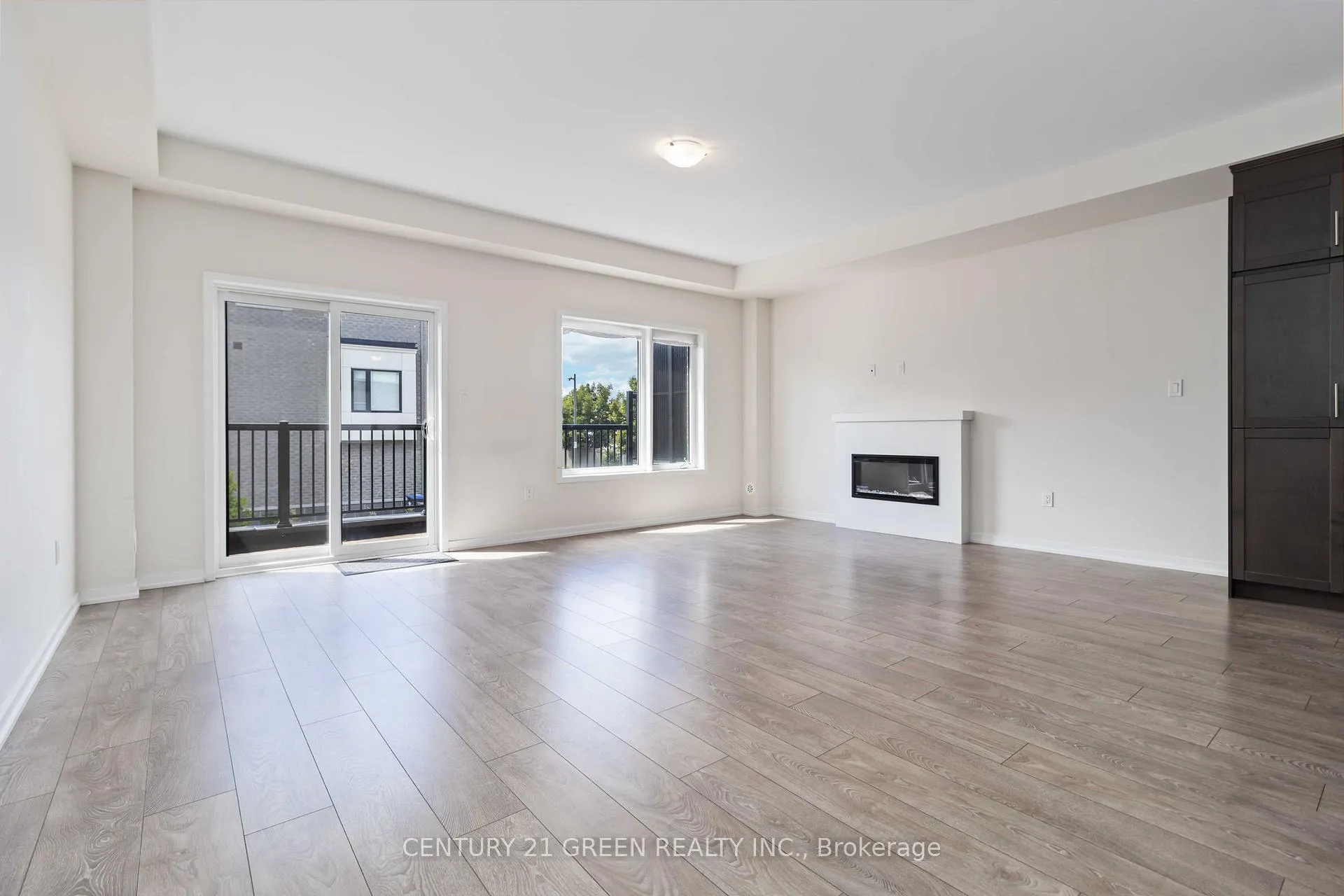 Photo 9 of 142 Landsbridge Street, Caledon, Bolton East — HOMEH