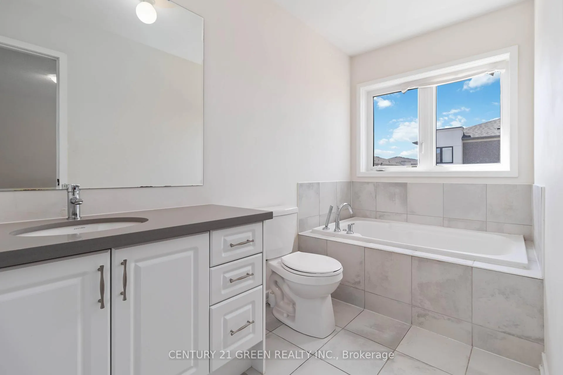 Photo 36 of 142 Landsbridge Street, Caledon, Bolton East — HOMEH