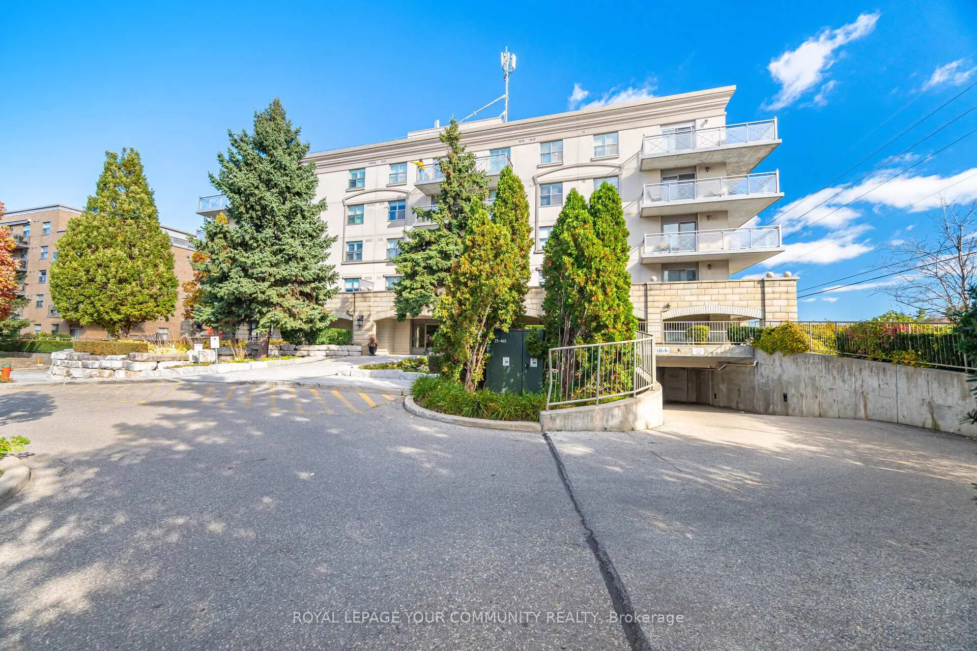 Photo 2 of Unit 218, 2500 Rutherford Road, Vaughan, Maple — HOMEH