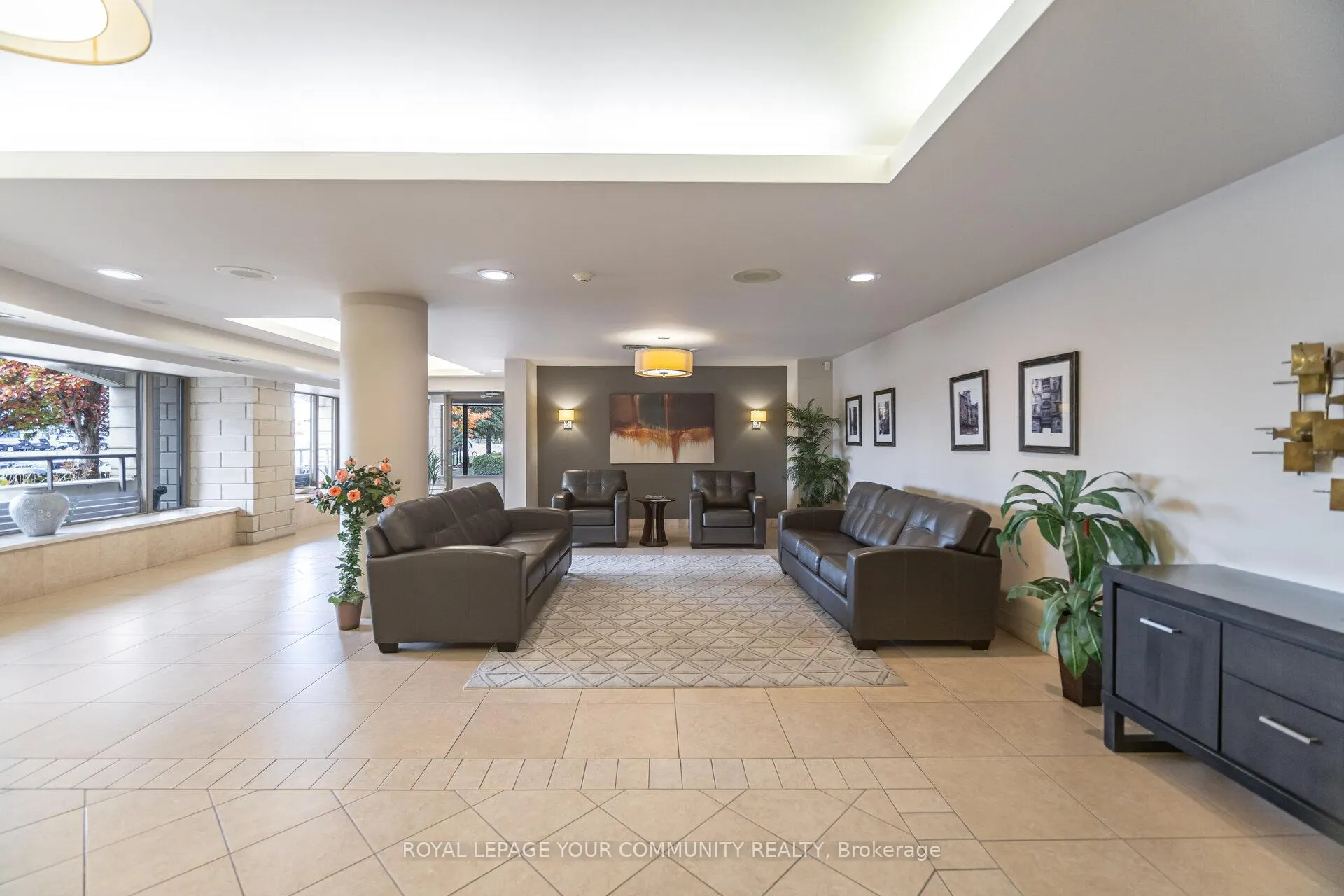 Photo 3 of Unit 218, 2500 Rutherford Road, Vaughan, Maple — HOMEH