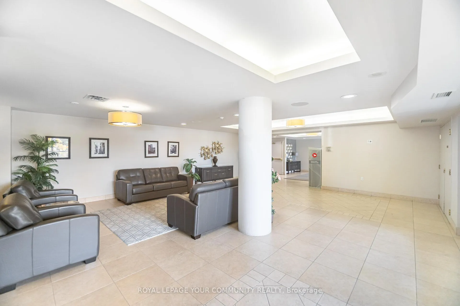 Photo 5 of Unit 218, 2500 Rutherford Road, Vaughan, Maple — HOMEH