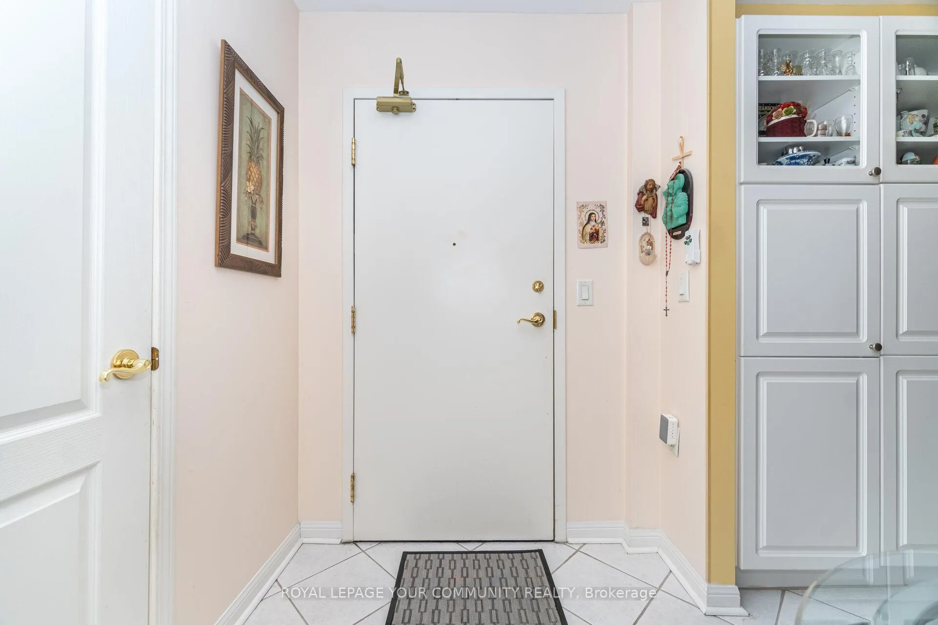 Photo 7 of Unit 218, 2500 Rutherford Road, Vaughan, Maple — HOMEH