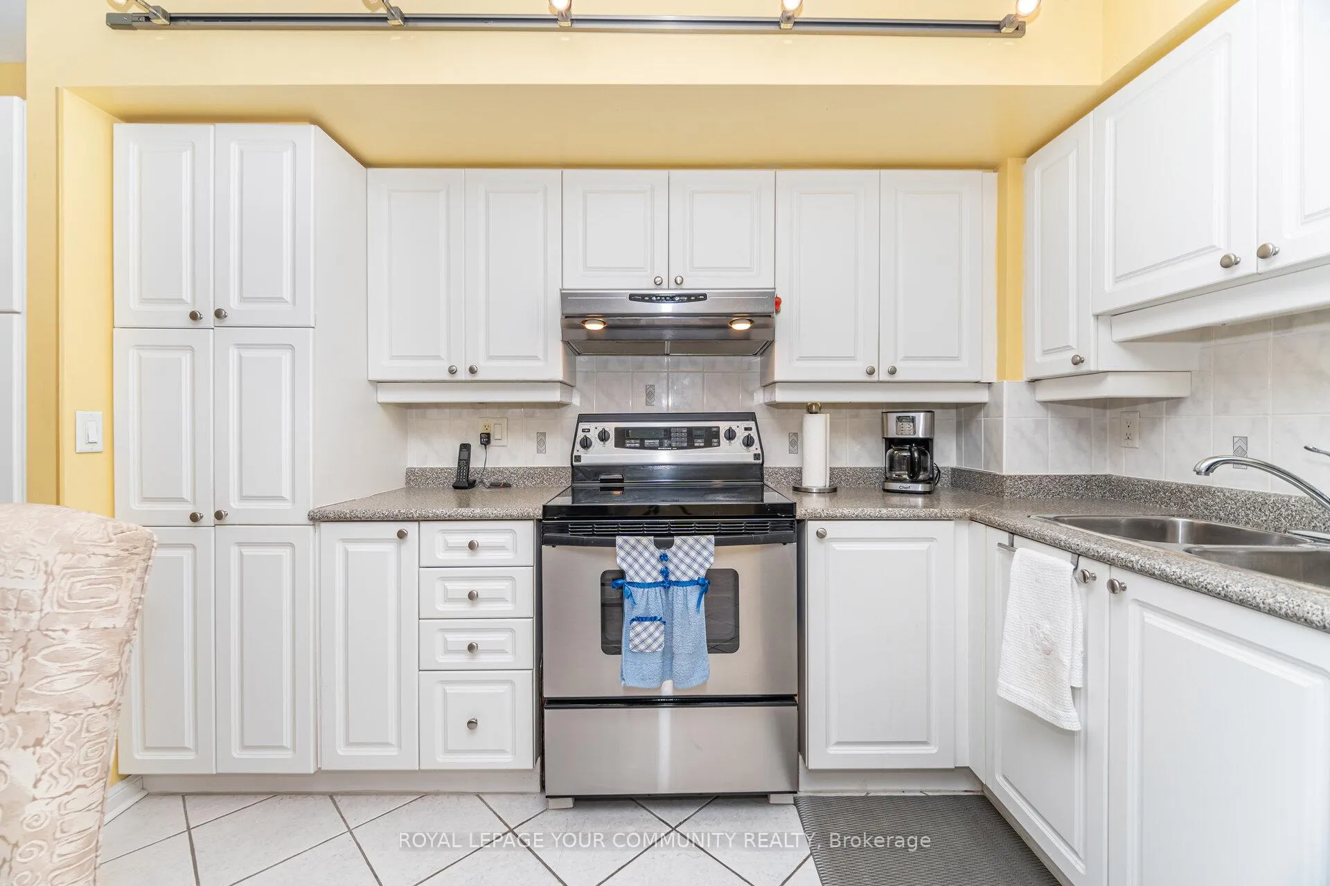 Photo 12 of Unit 218, 2500 Rutherford Road, Vaughan, Maple — HOMEH