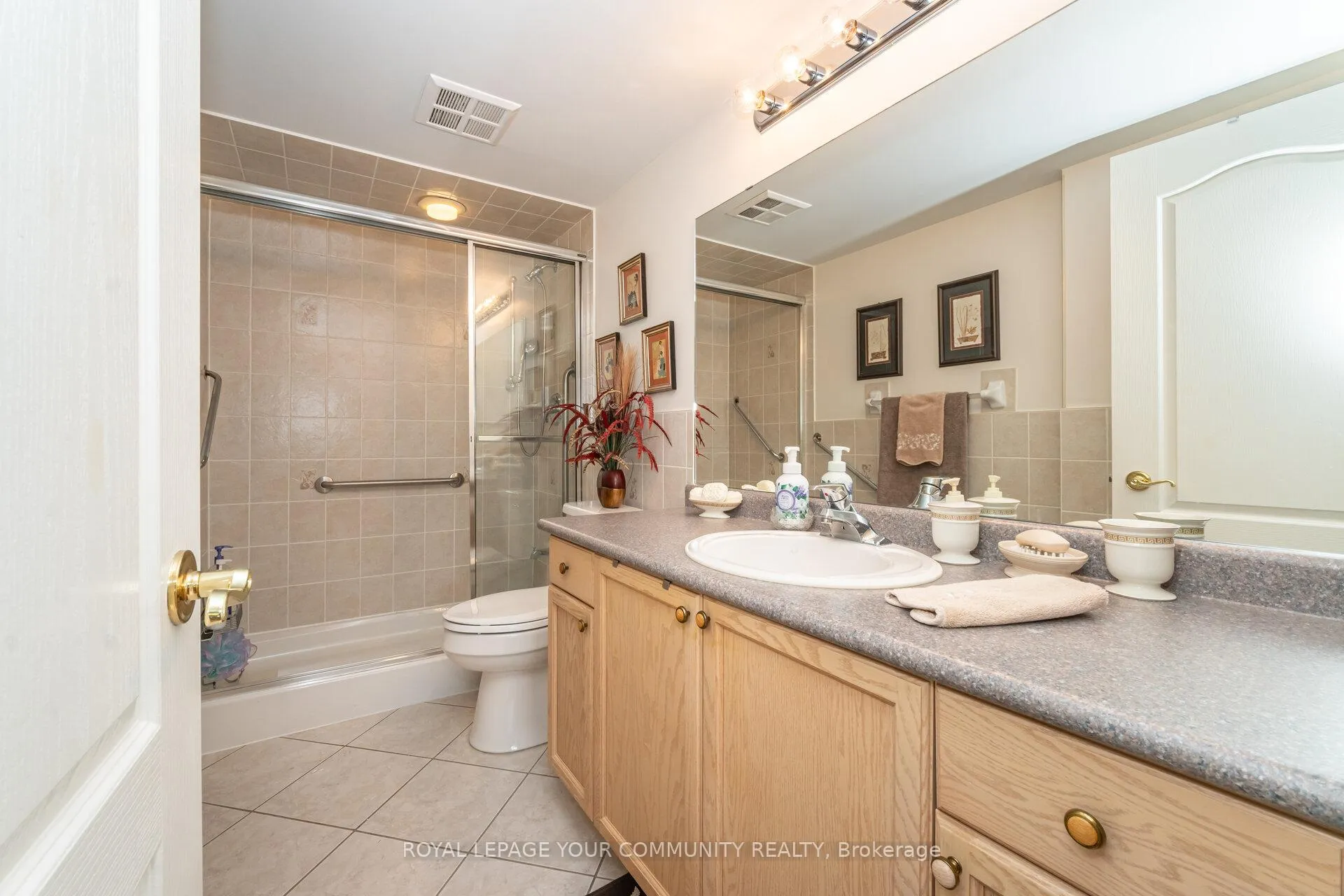 Photo 23 of Unit 218, 2500 Rutherford Road, Vaughan, Maple — HOMEH