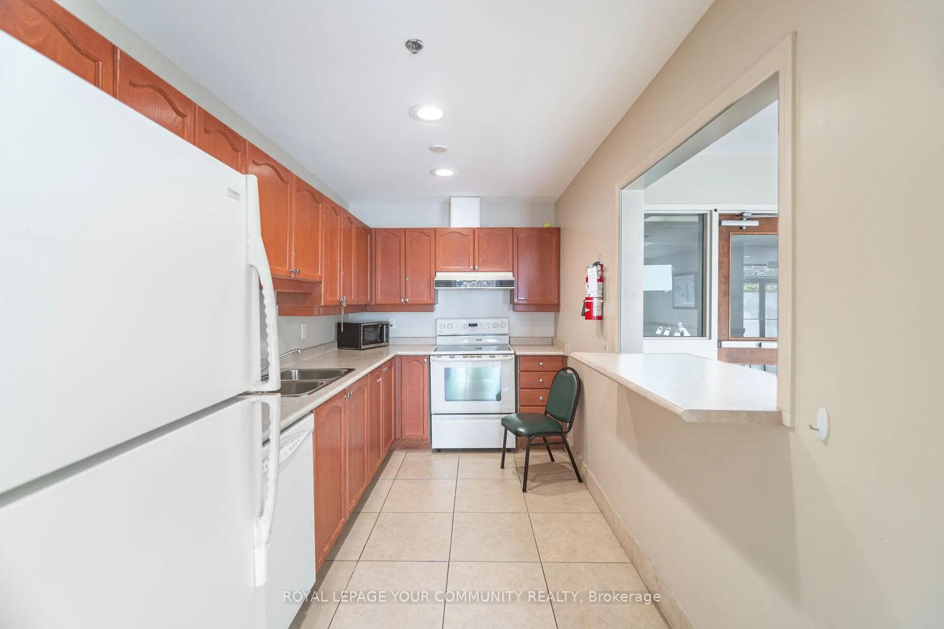 Photo 32 of Unit 218, 2500 Rutherford Road, Vaughan, Maple — HOMEH