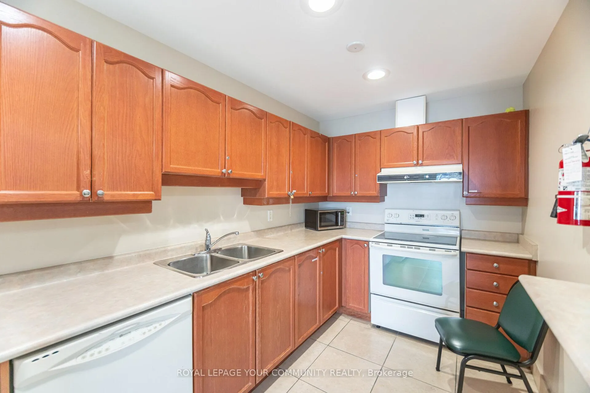 Photo 34 of Unit 218, 2500 Rutherford Road, Vaughan, Maple — HOMEH