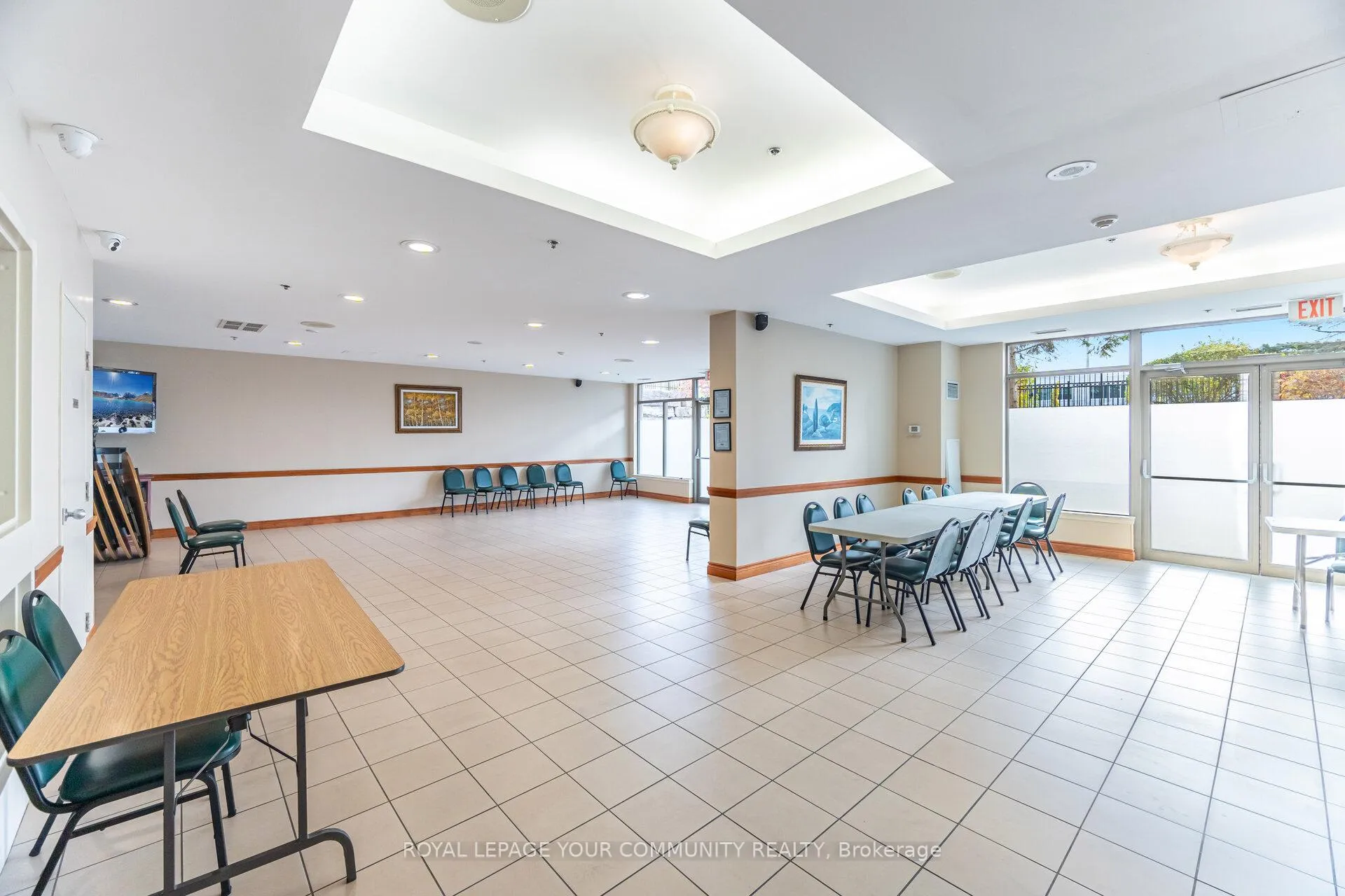 Photo 35 of Unit 218, 2500 Rutherford Road, Vaughan, Maple — HOMEH