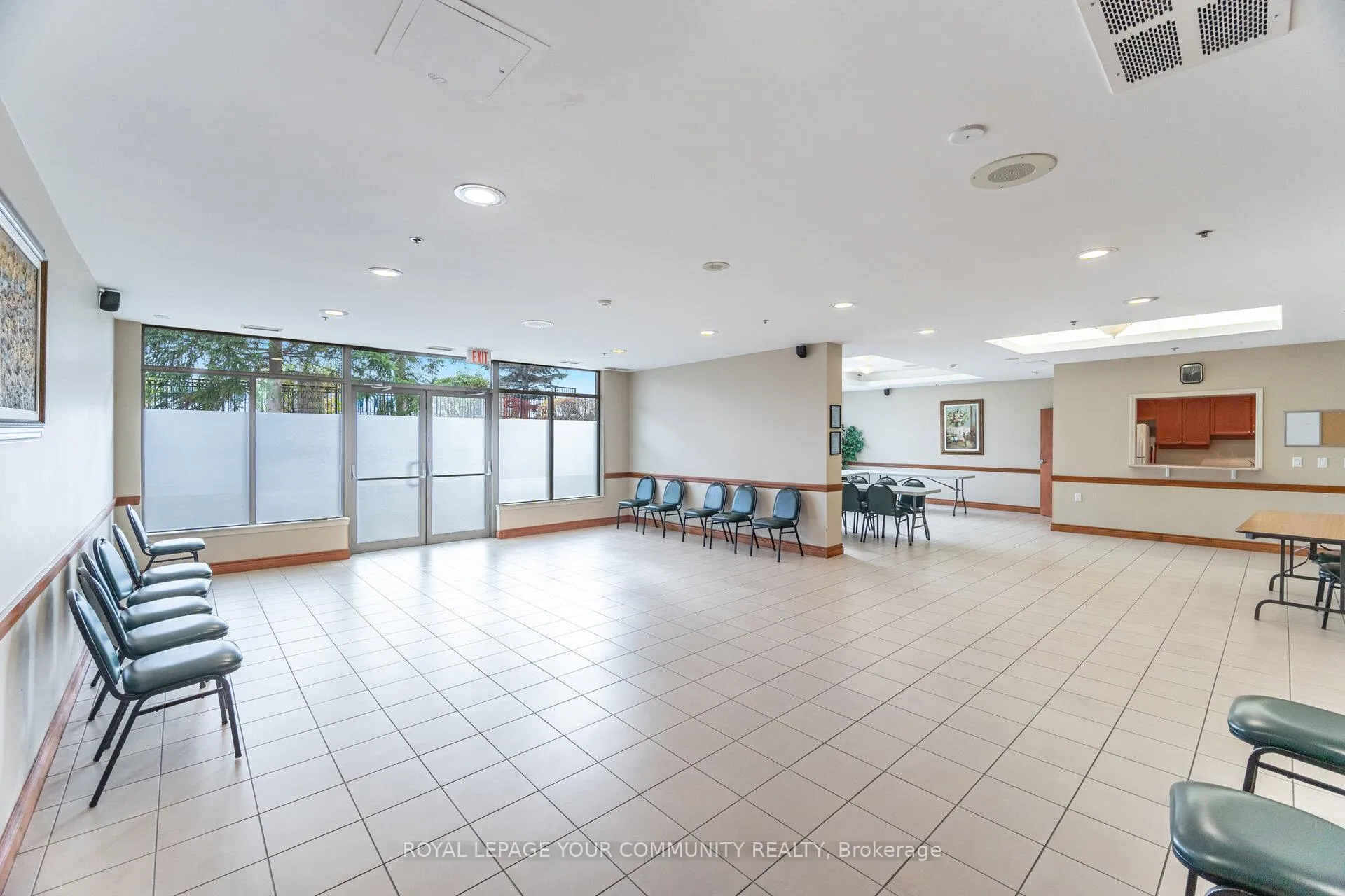 Photo 37 of Unit 218, 2500 Rutherford Road, Vaughan, Maple — HOMEH