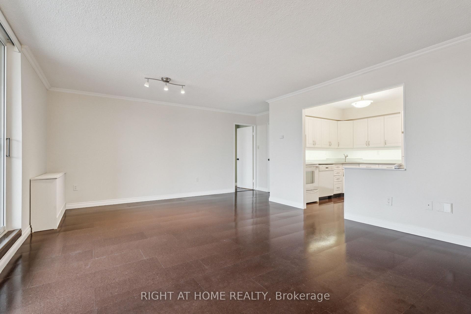 Photo 7 of Unit 307, 20 William Roe Boulevard, Newmarket, Central Newmarket — HOMEH