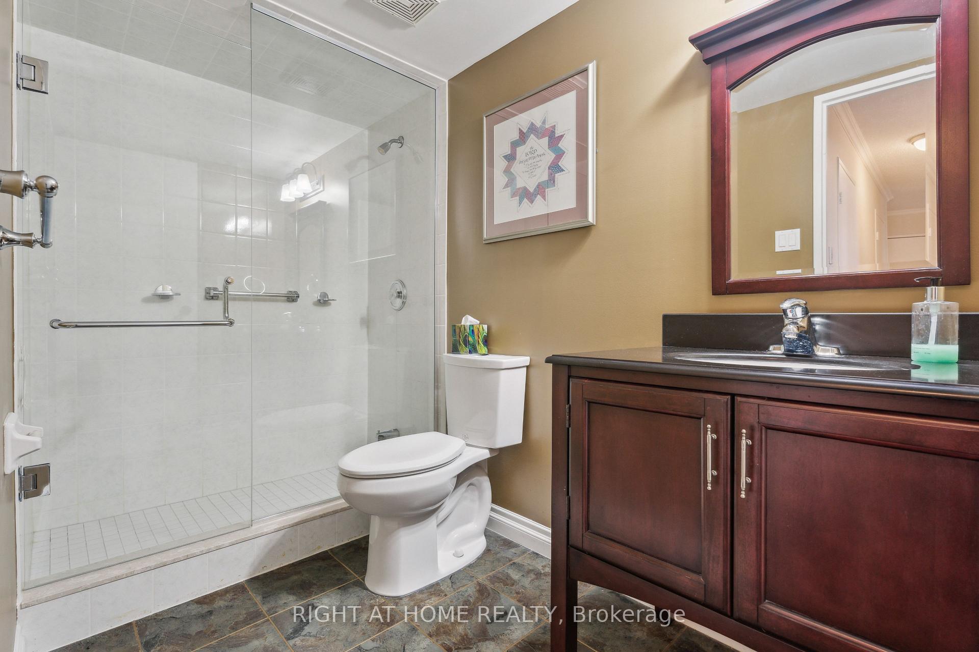Photo 12 of Unit 307, 20 William Roe Boulevard, Newmarket, Central Newmarket — HOMEH
