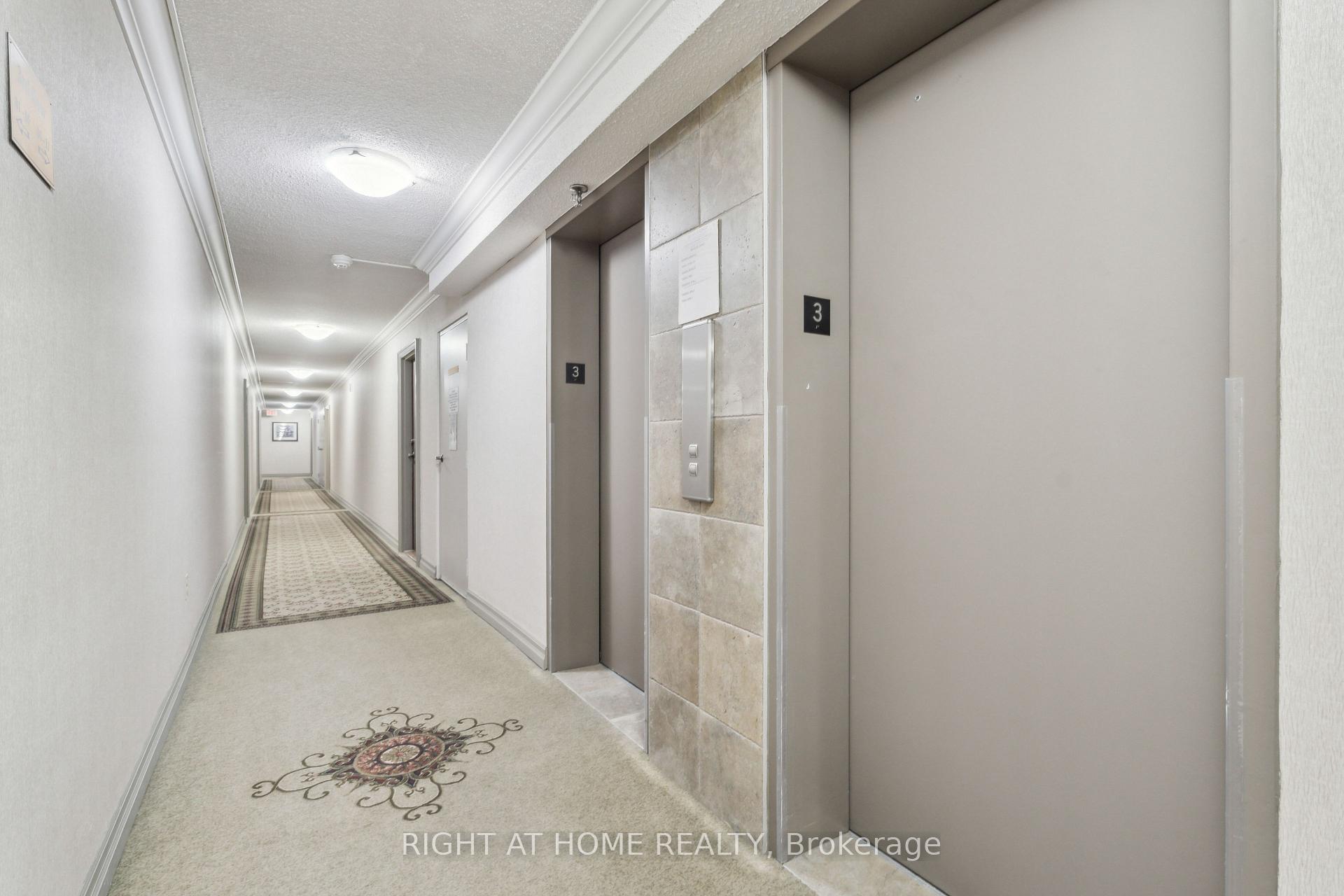 Photo 14 of Unit 307, 20 William Roe Boulevard, Newmarket, Central Newmarket — HOMEH