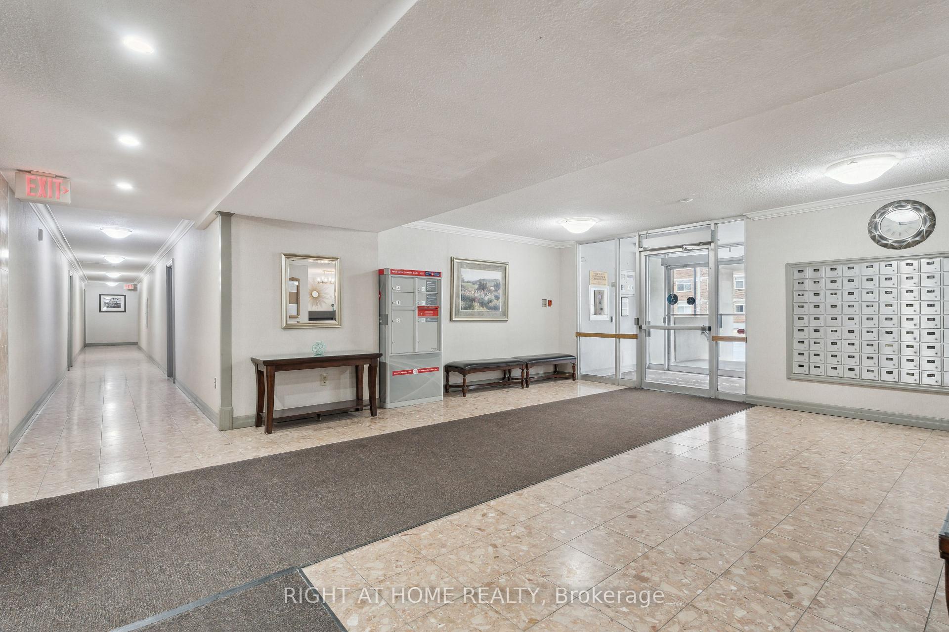 Photo 15 of Unit 307, 20 William Roe Boulevard, Newmarket, Central Newmarket — HOMEH