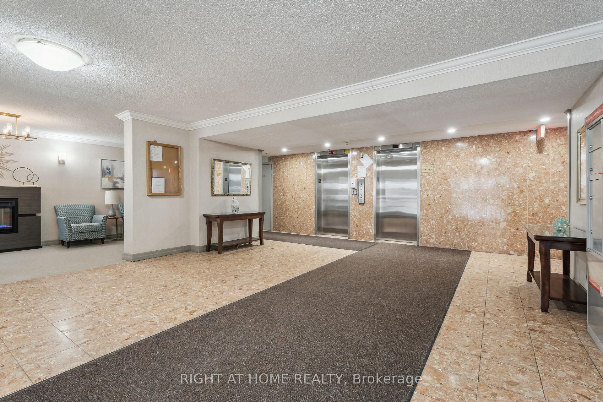 Photo 19 of Unit 307, 20 William Roe Boulevard, Newmarket, Central Newmarket — HOMEH