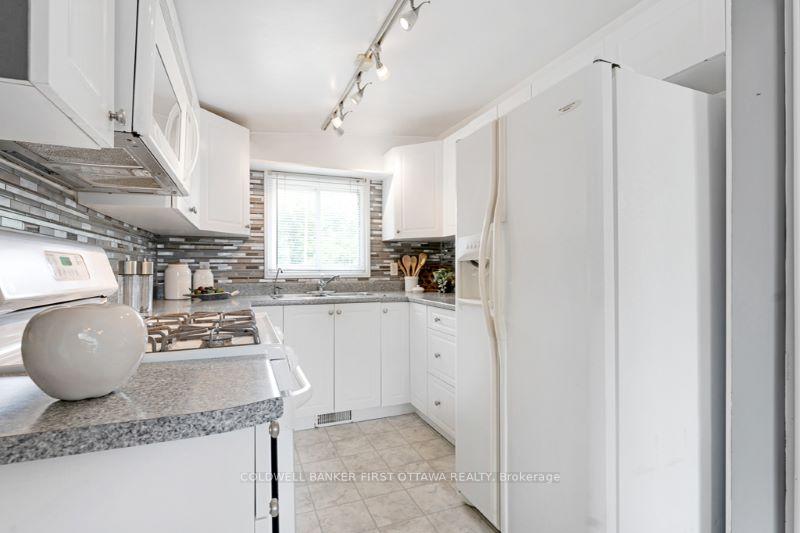 Photo 12 of 160 Birch Avenue, Beckwith, Beckwith Twp — HOMEH