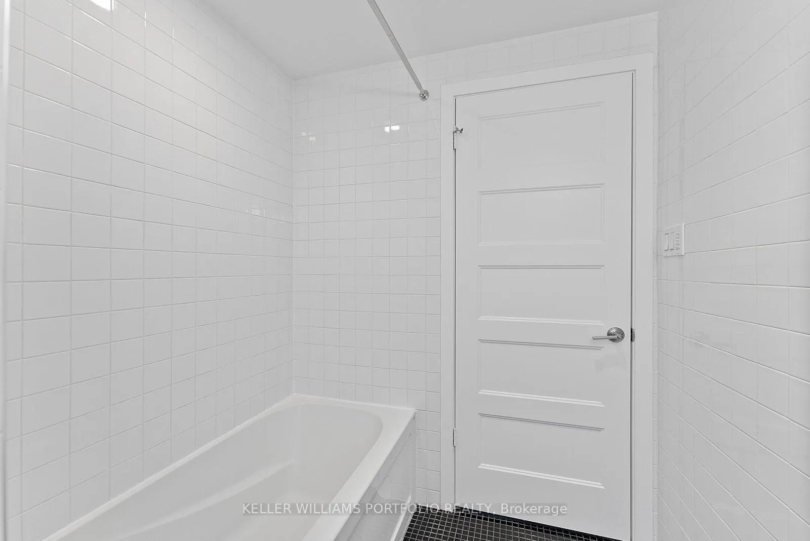 Photo 33 of 2118A Danforth Avenue, Toronto, East End-Danforth — HOMEH