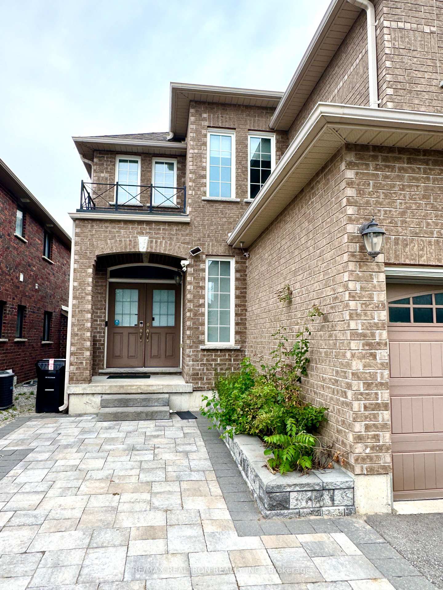 Photo 2 of 64 Jewel House Lane, Barrie, Innis-Shore — HOMEH