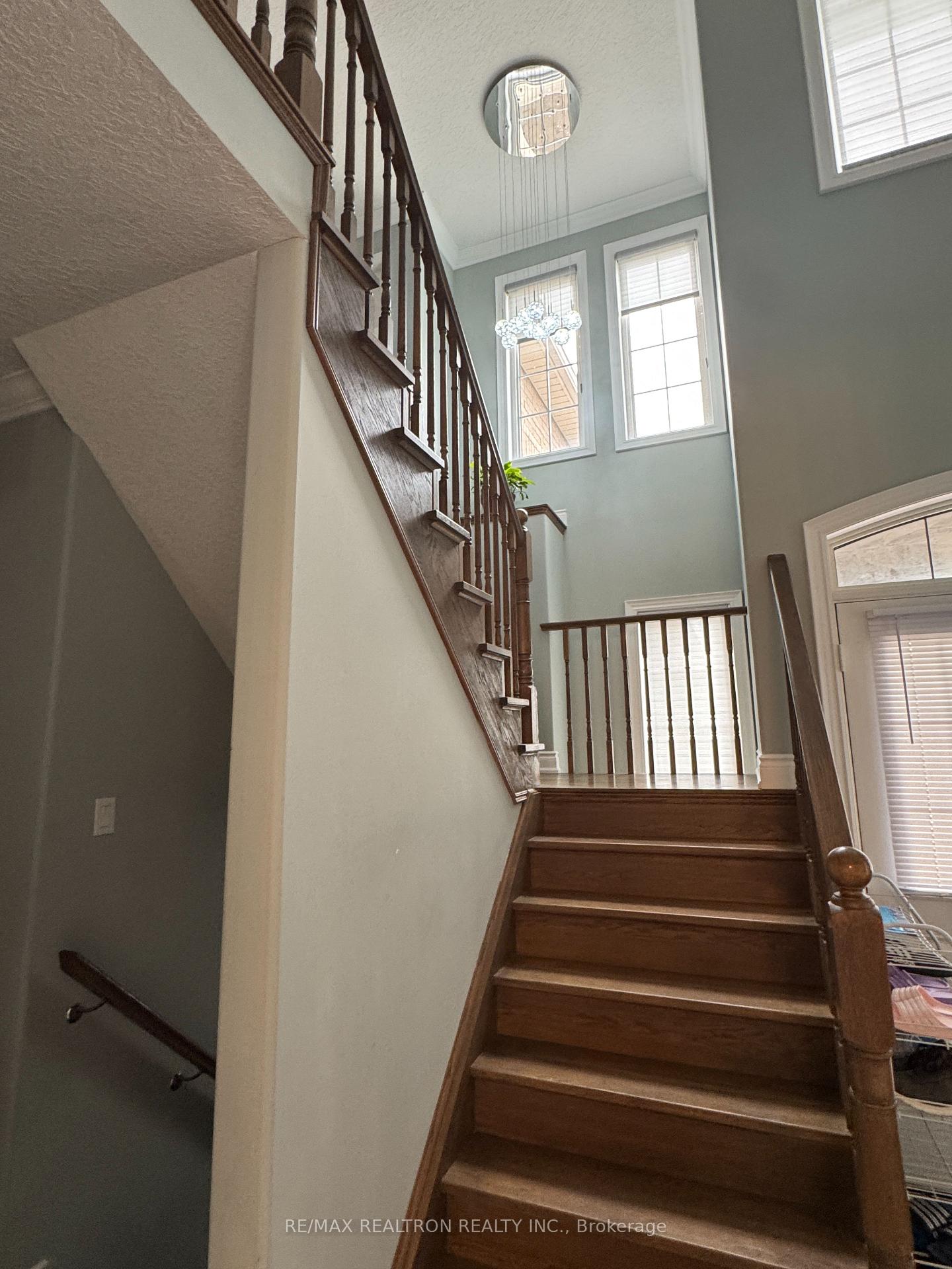 Photo 6 of 64 Jewel House Lane, Barrie, Innis-Shore — HOMEH