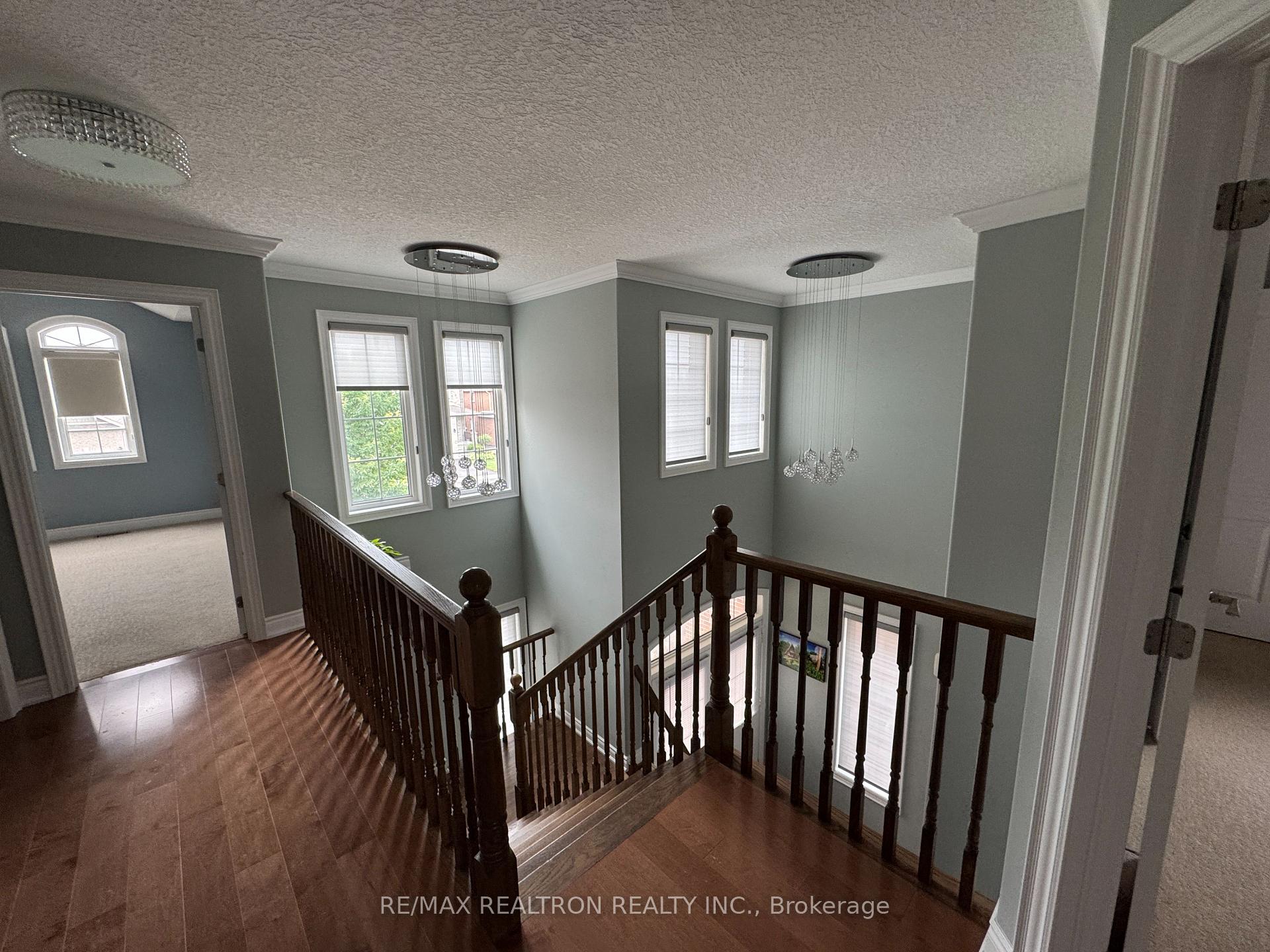 Photo 11 of 64 Jewel House Lane, Barrie, Innis-Shore — HOMEH