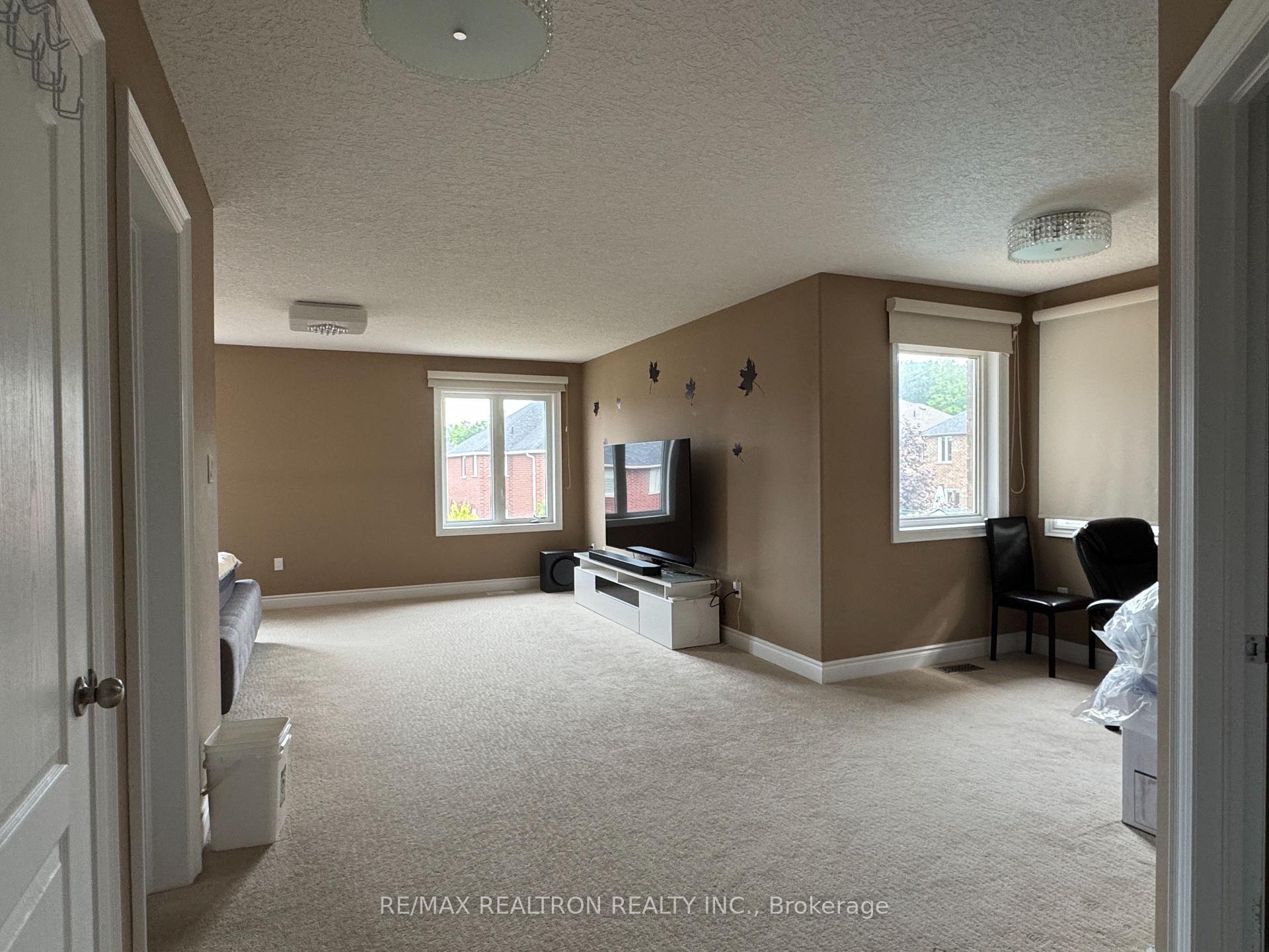 Photo 9 of 64 Jewel House Lane, Barrie, Innis-Shore — HOMEH