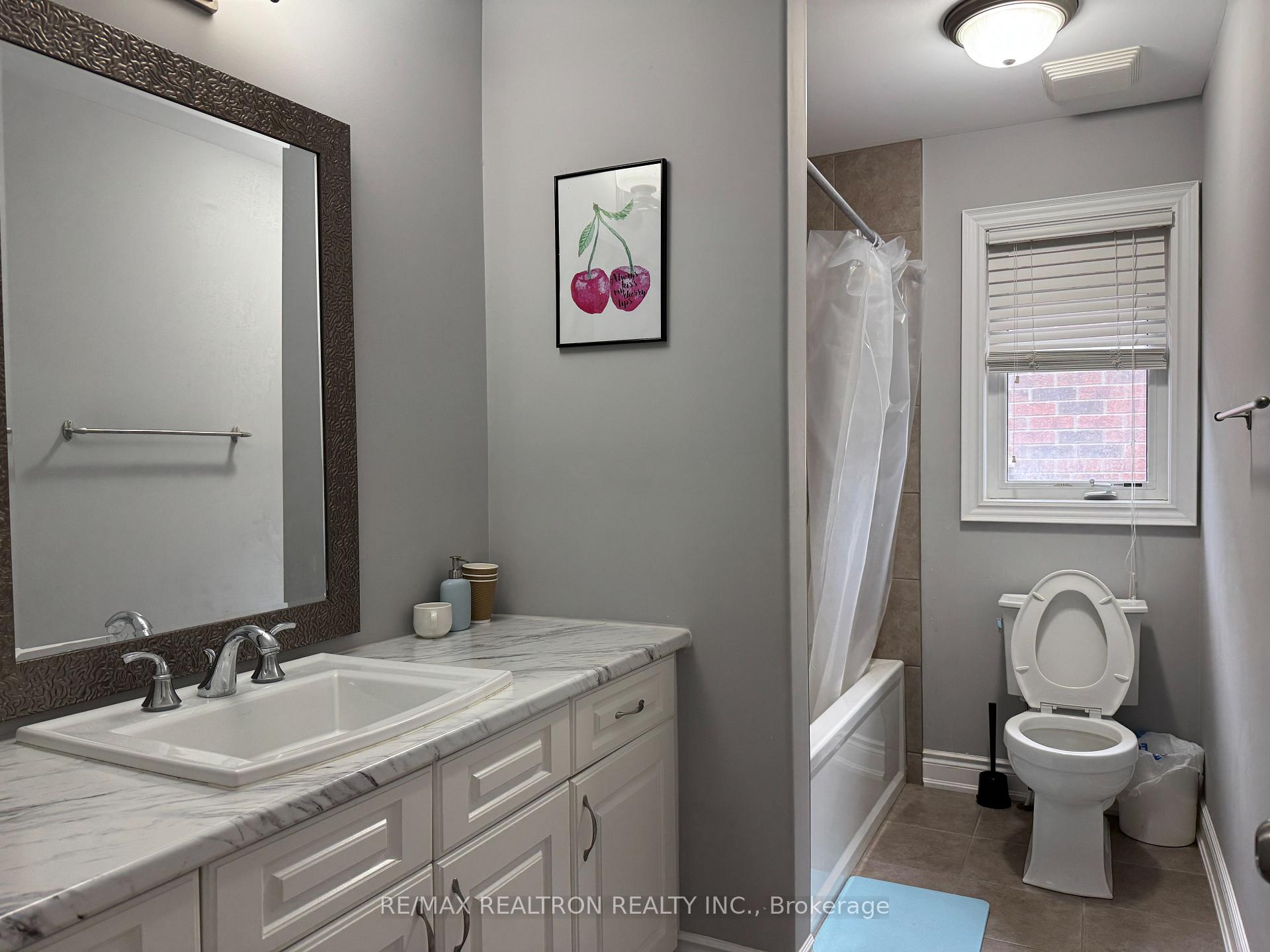 Photo 15 of 64 Jewel House Lane, Barrie, Innis-Shore — HOMEH
