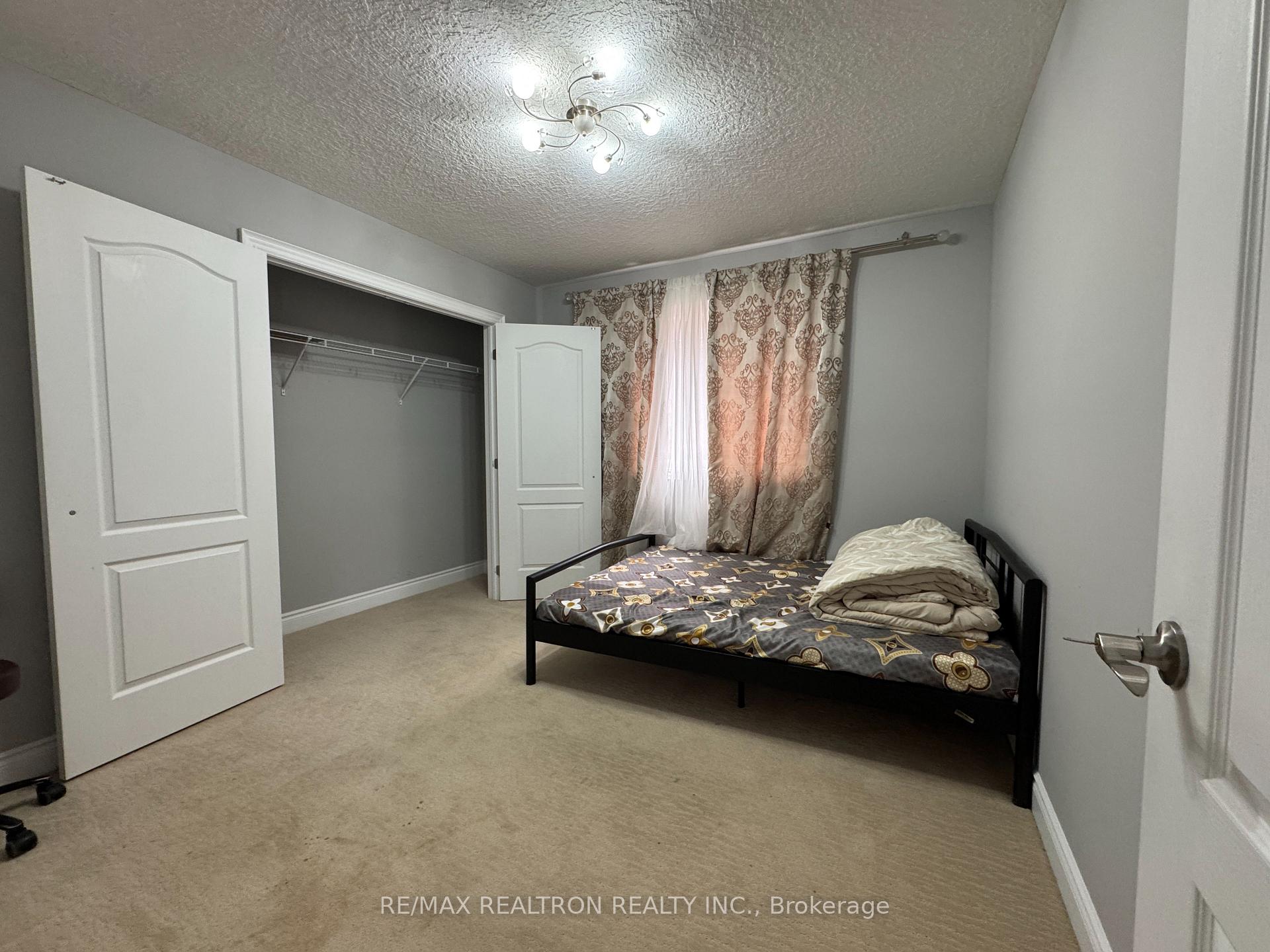 Photo 18 of 64 Jewel House Lane, Barrie, Innis-Shore — HOMEH