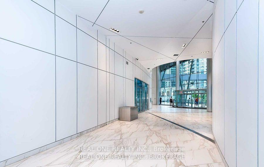 Photo 2 of Unit 2001, 12 York Street, Toronto, Waterfront Communities — HOMEH