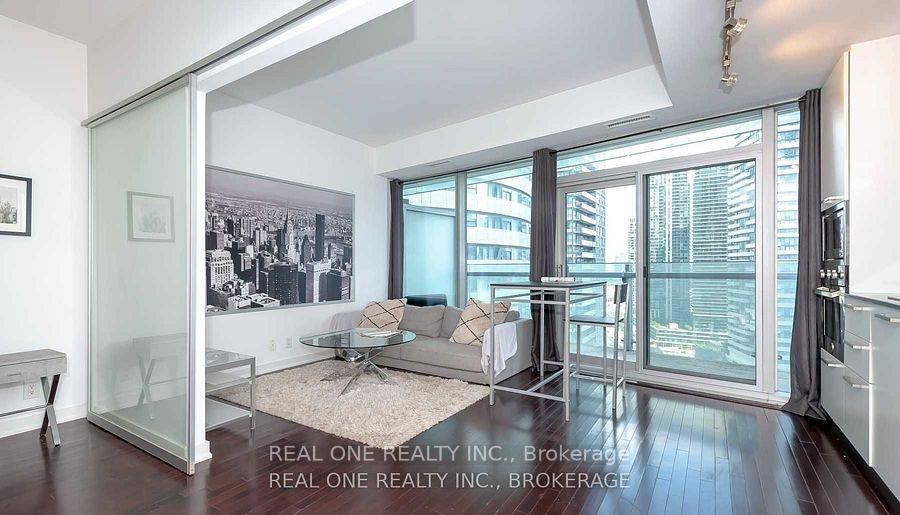 Photo 4 of Unit 2001, 12 York Street, Toronto, Waterfront Communities — HOMEH