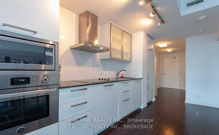 Photo 8 of Unit 2001, 12 York Street, Toronto, Waterfront Communities — HOMEH