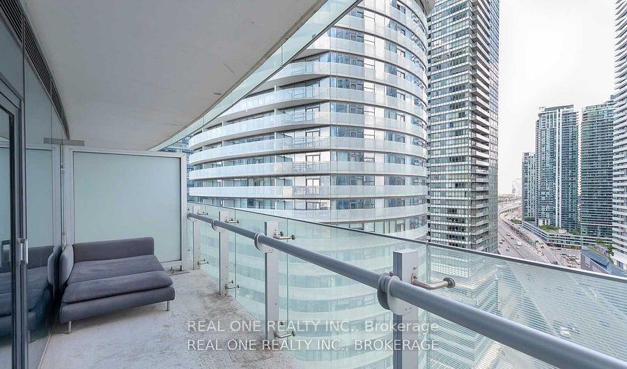 Photo 13 of Unit 2001, 12 York Street, Toronto, Waterfront Communities — HOMEH