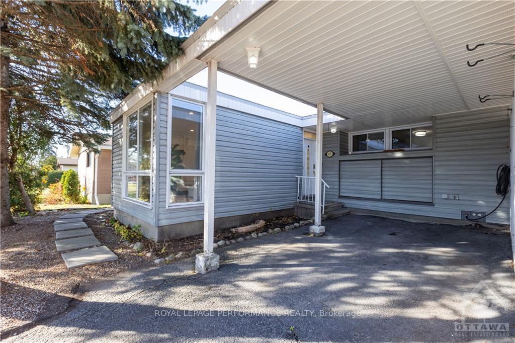 Photo 3 of 47 Ashburn Drive, Ottawa, Borden Farm/Stewart Farm/Carleton Heights/Parkwood Hills — HOMEH