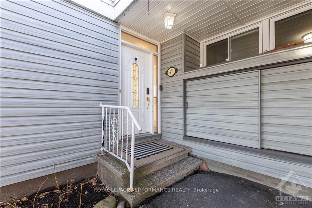 Photo 4 of 47 Ashburn Drive, Ottawa, Borden Farm/Stewart Farm/Carleton Heights/Parkwood Hills — HOMEH