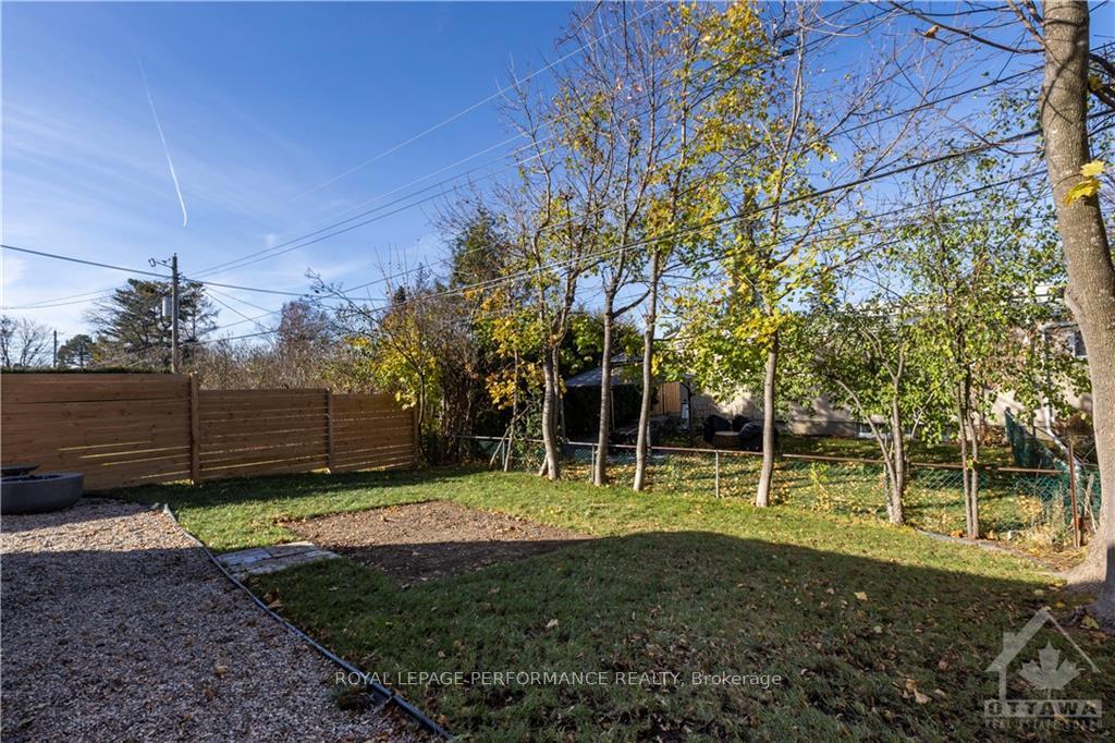 Photo 24 of 47 Ashburn Drive, Ottawa, Borden Farm/Stewart Farm/Carleton Heights/Parkwood Hills — HOMEH